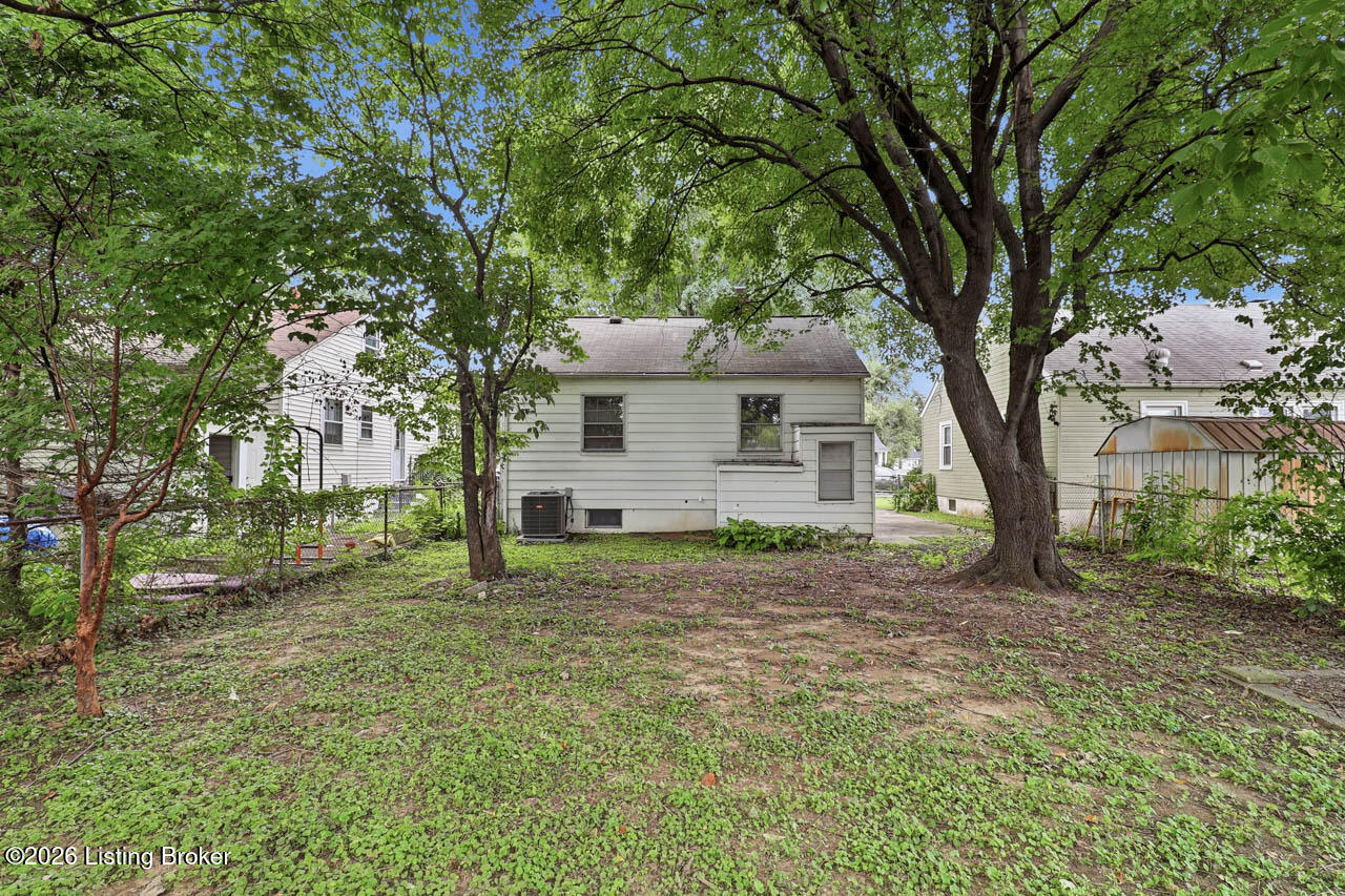 702 Compton St Property Photo 42