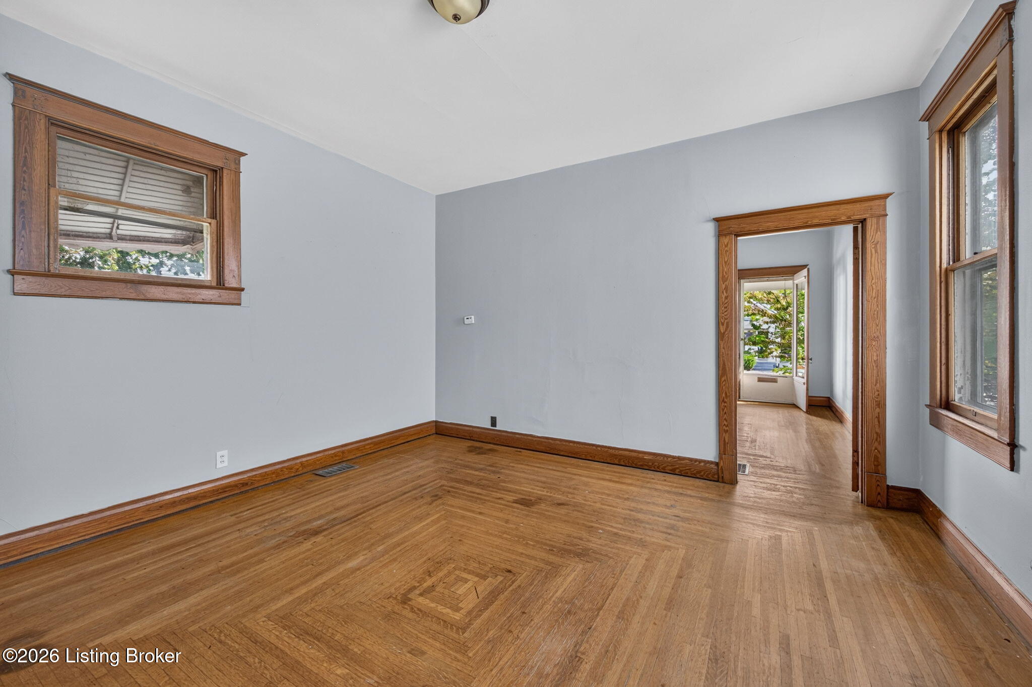 1112 Milton St Property Photo 9