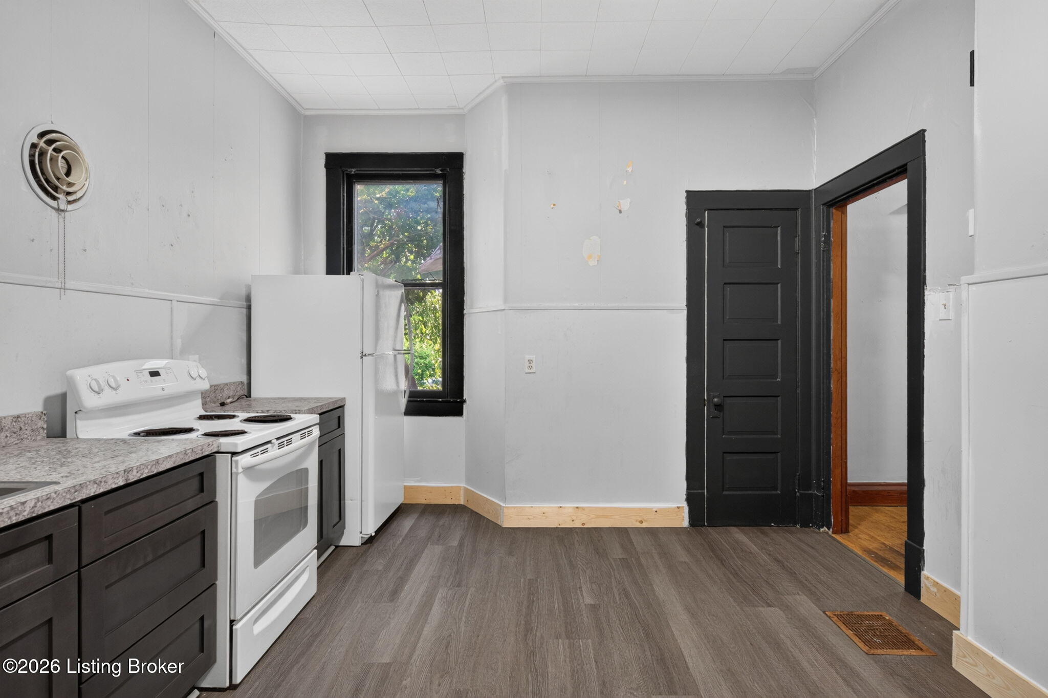 1112 Milton St Property Photo 14