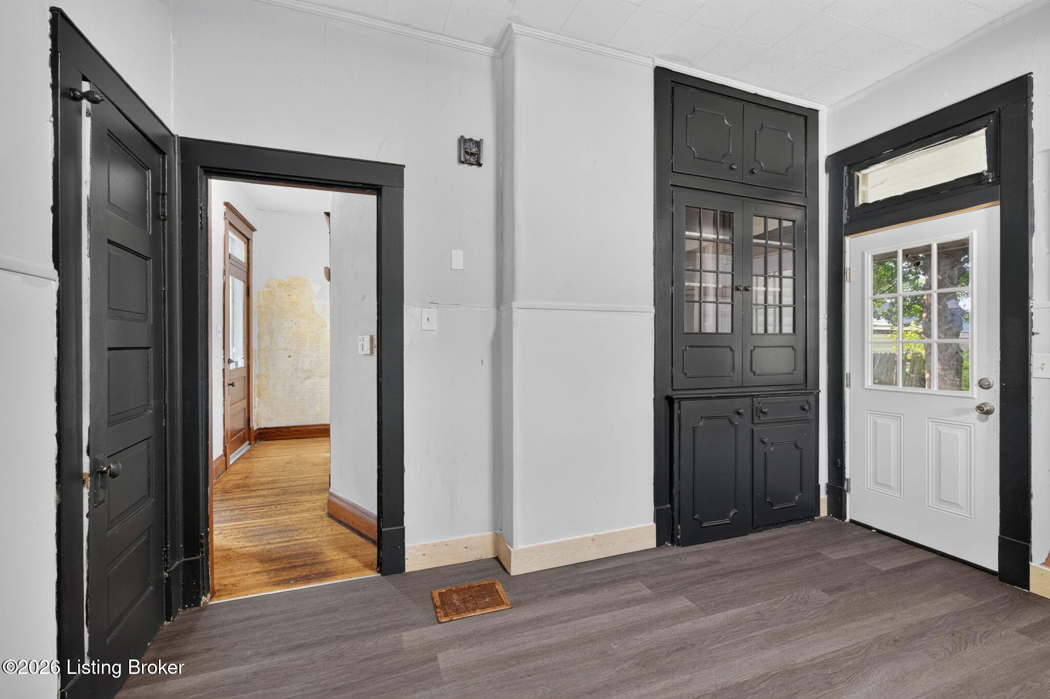 1112 Milton St Property Photo 15