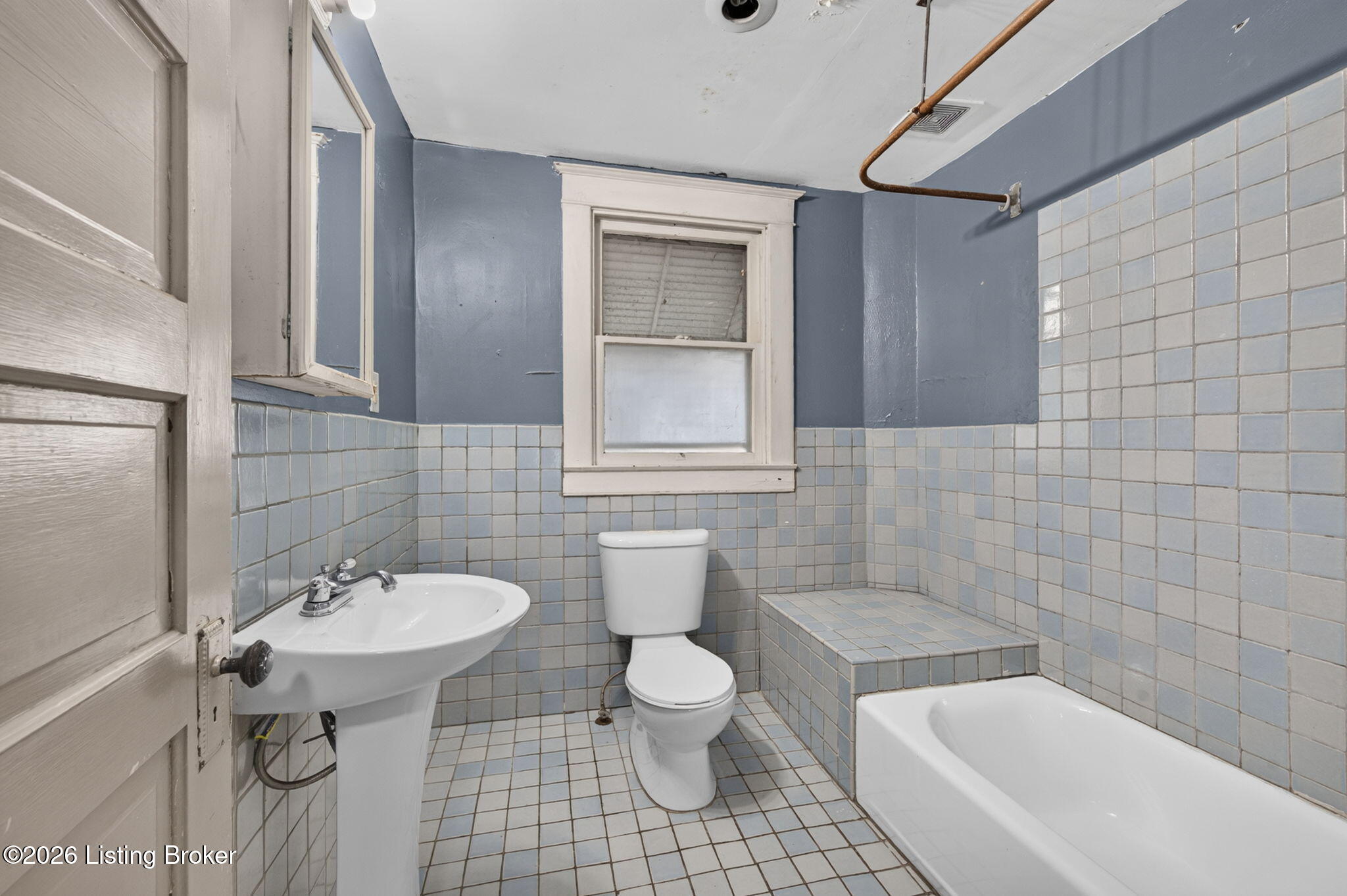 1112 Milton St Property Photo 16