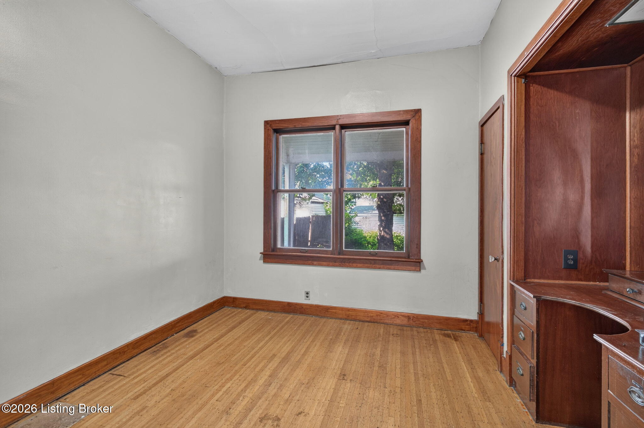 1112 Milton St Property Photo 18