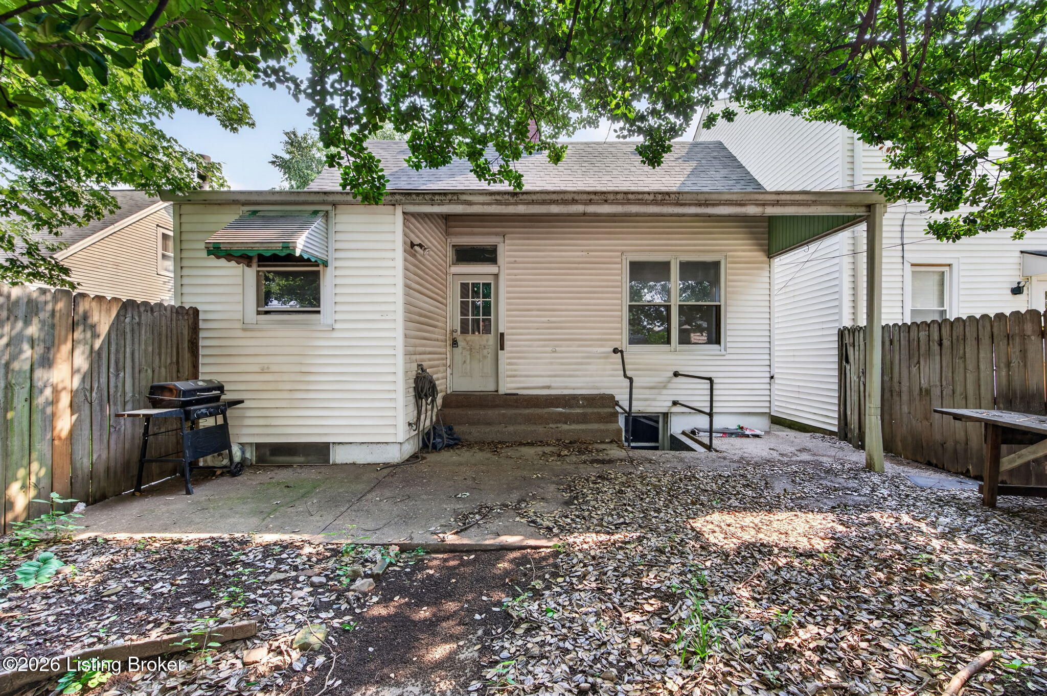 1112 Milton St Property Photo 23
