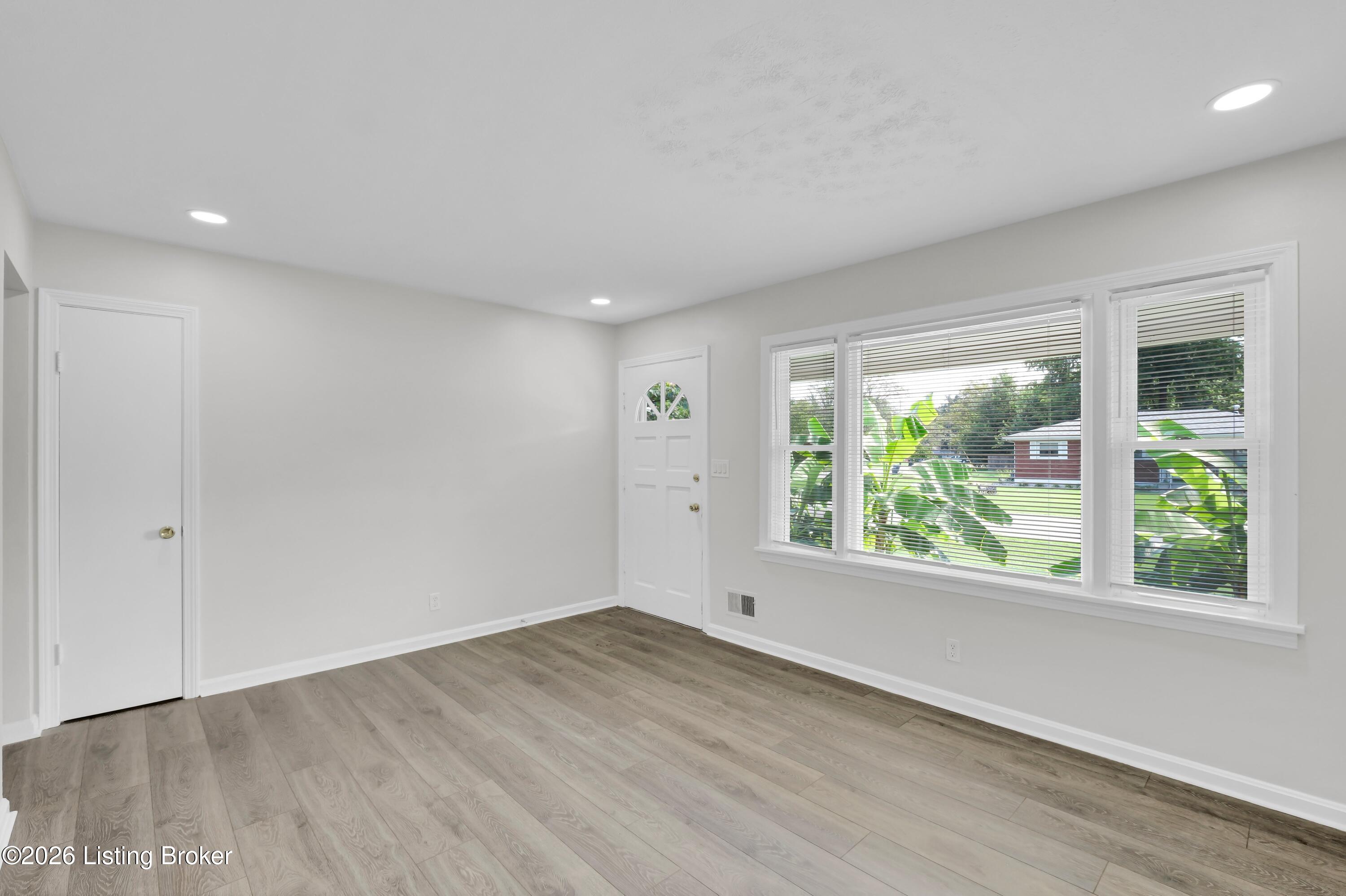 4300 Blue Sky Ct Property Photo 6