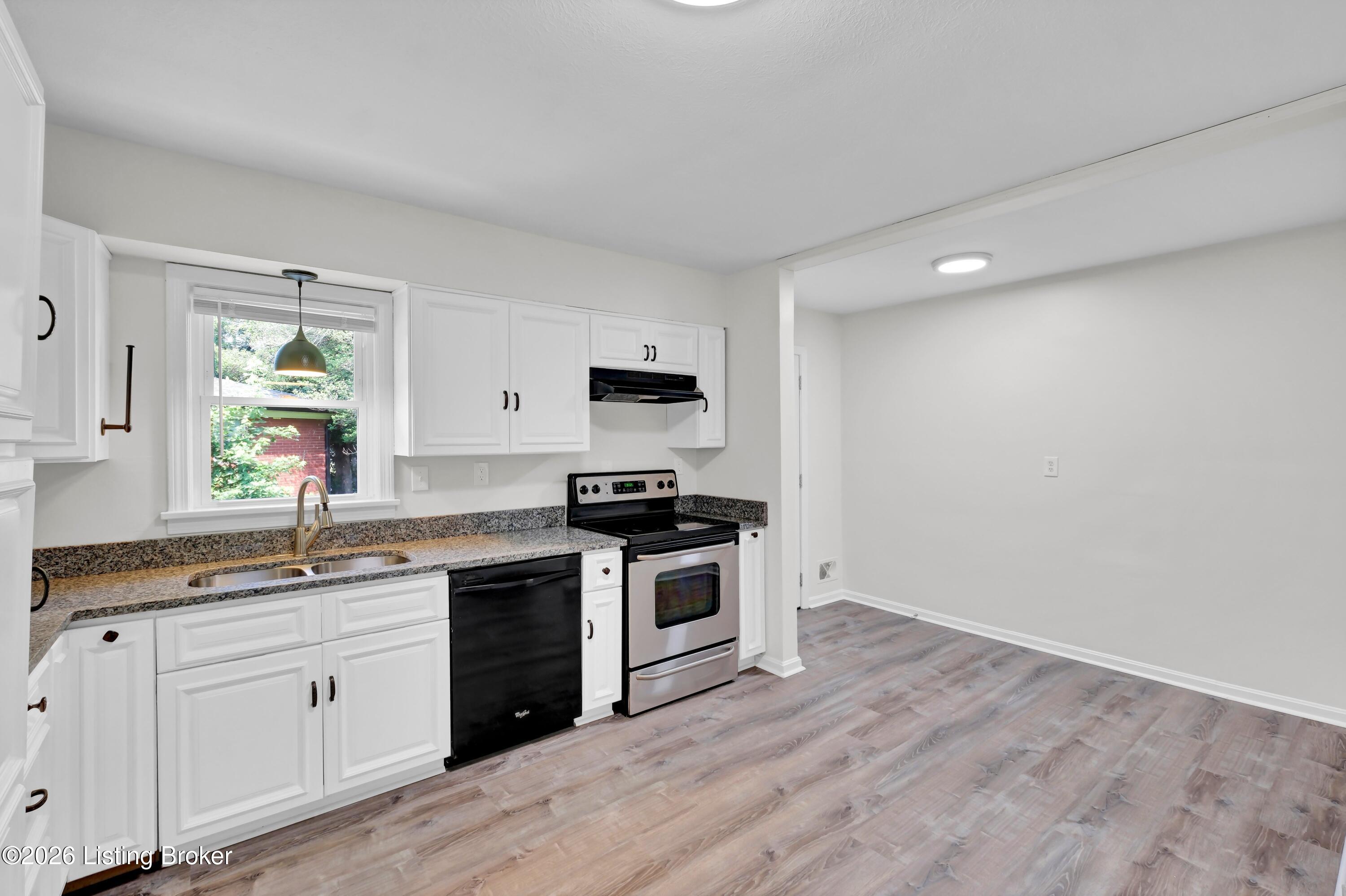4300 Blue Sky Ct Property Photo 10
