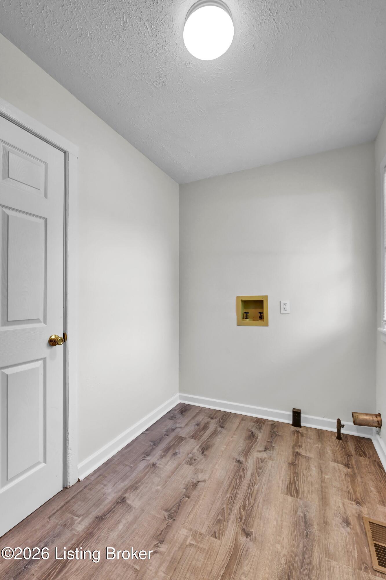 4300 Blue Sky Ct Property Photo 28