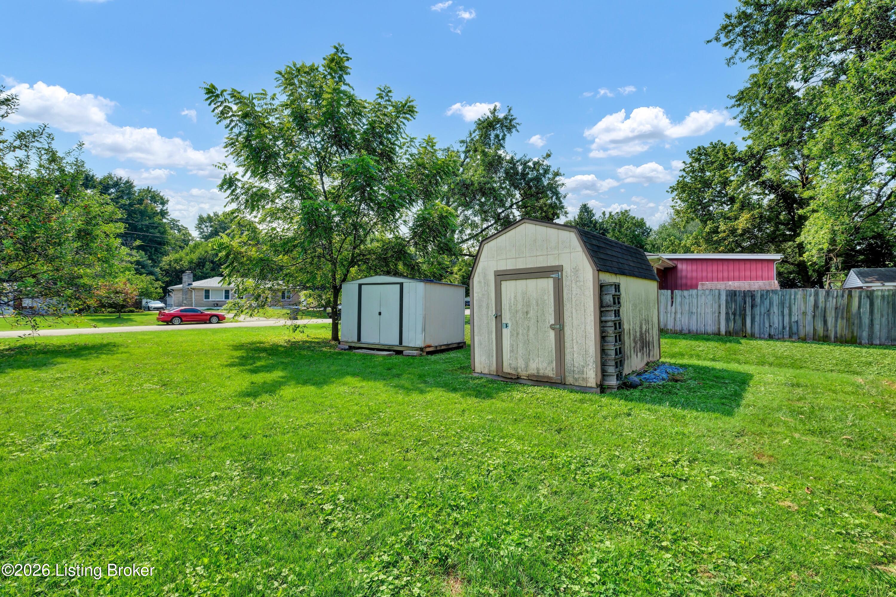 4300 Blue Sky Ct Property Photo 32