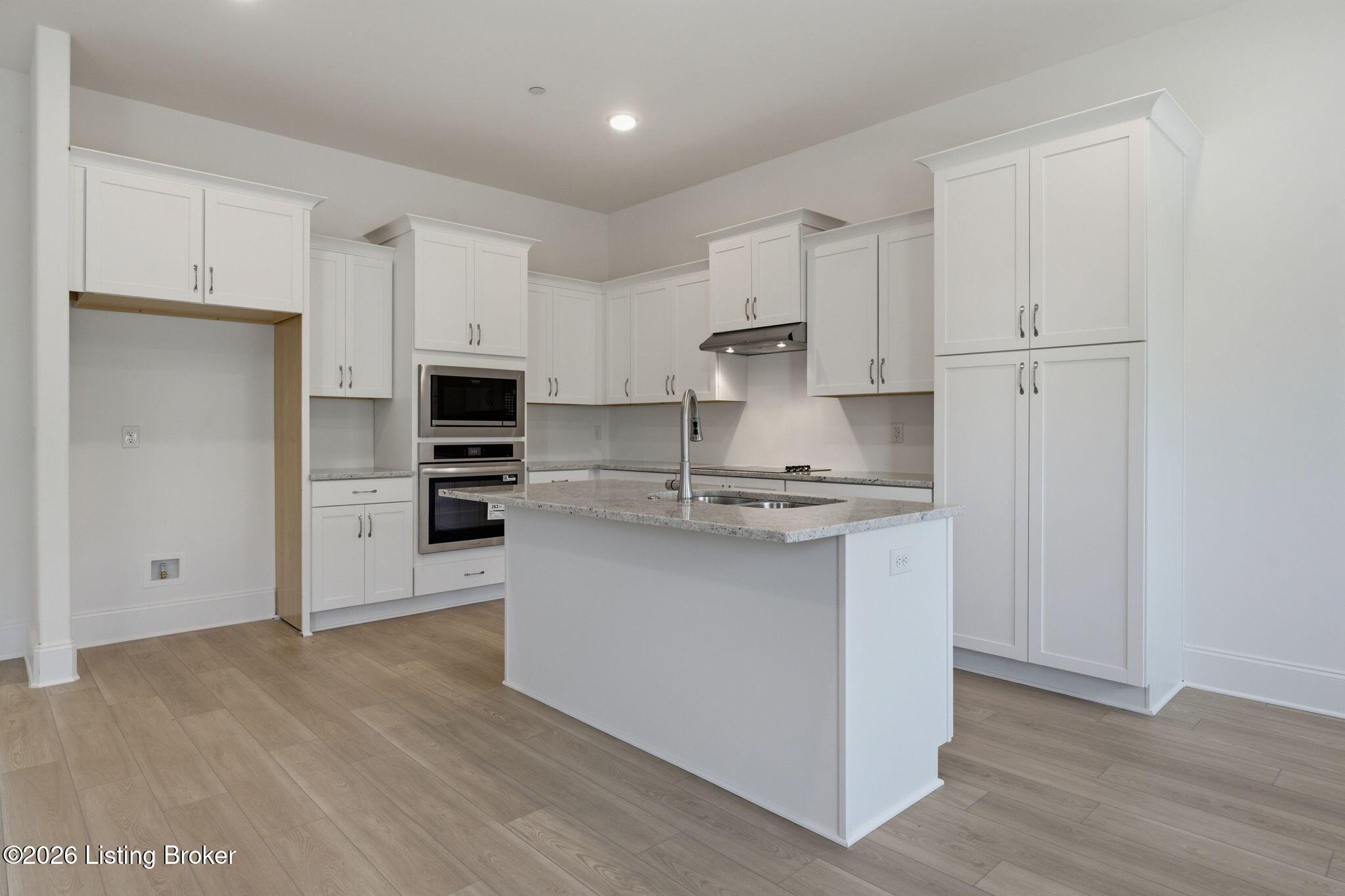 1012 Pinnacle Way Property Photo 8