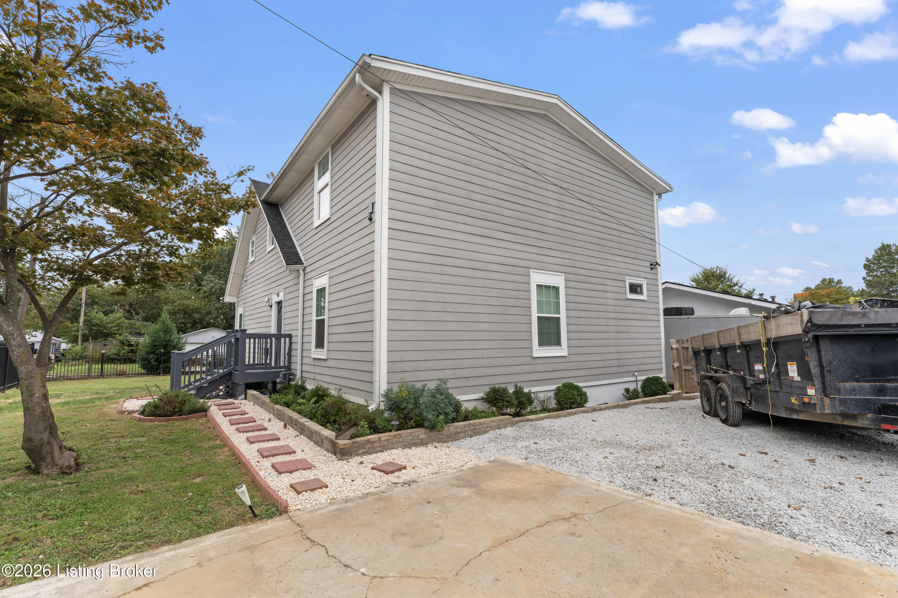 1301 Strader Ave Property Photo 3