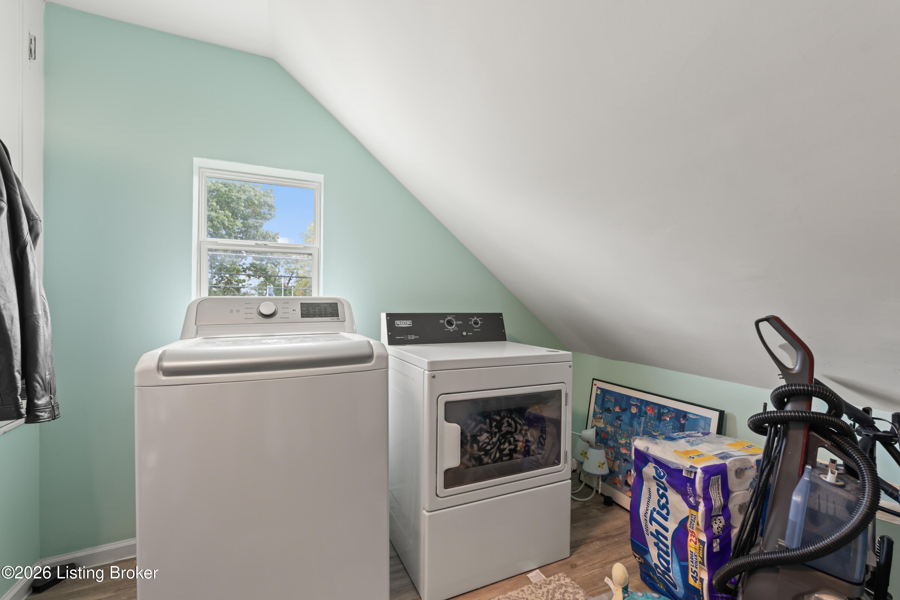 1301 Strader Ave Property Photo 35