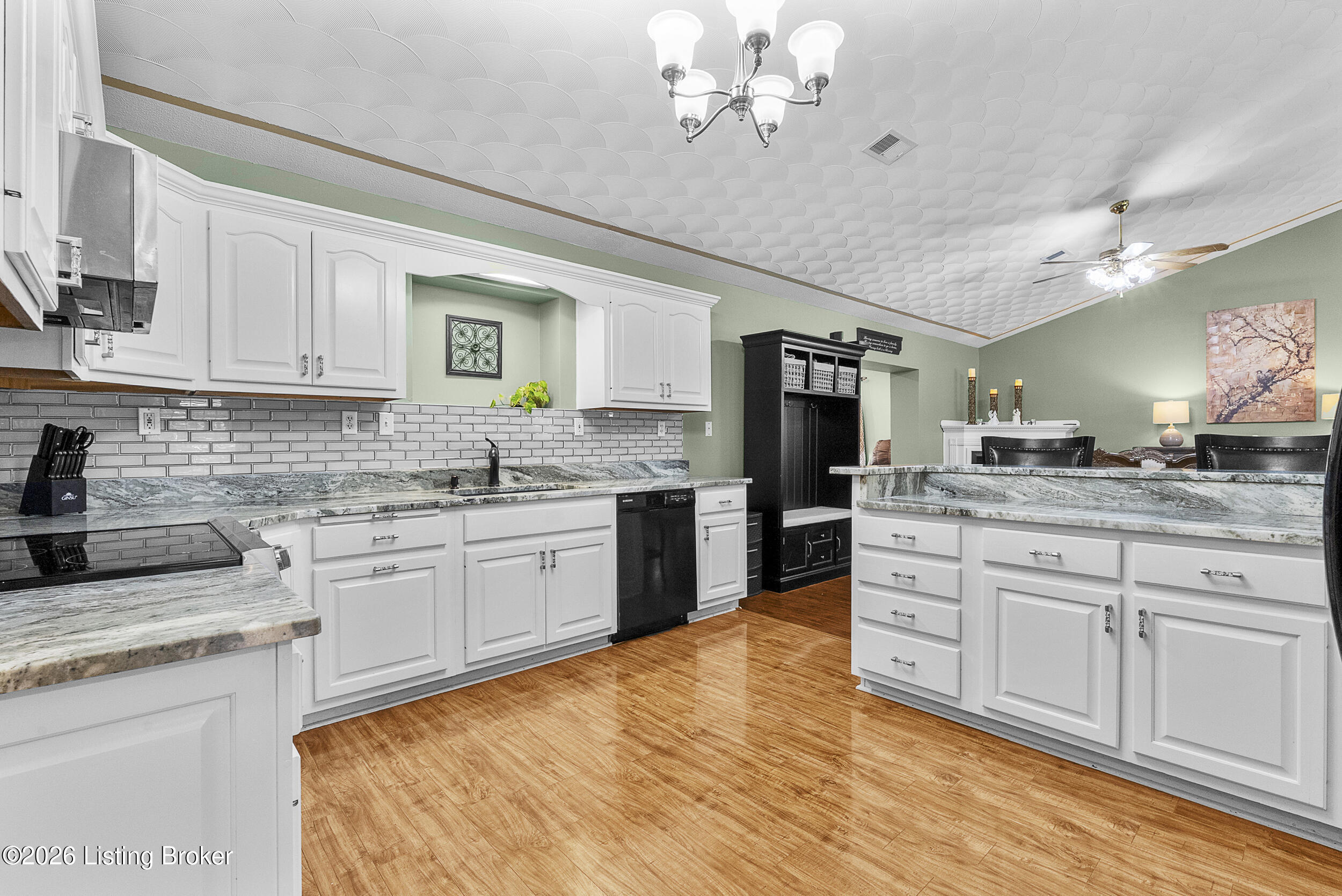 10255 Boston Rd Property Photo 11