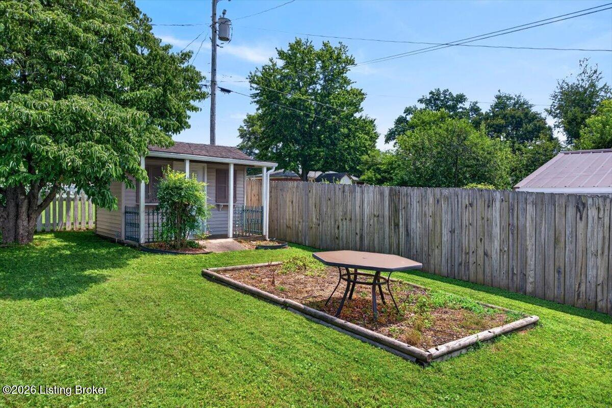 419 Jackie Way Property Photo 7