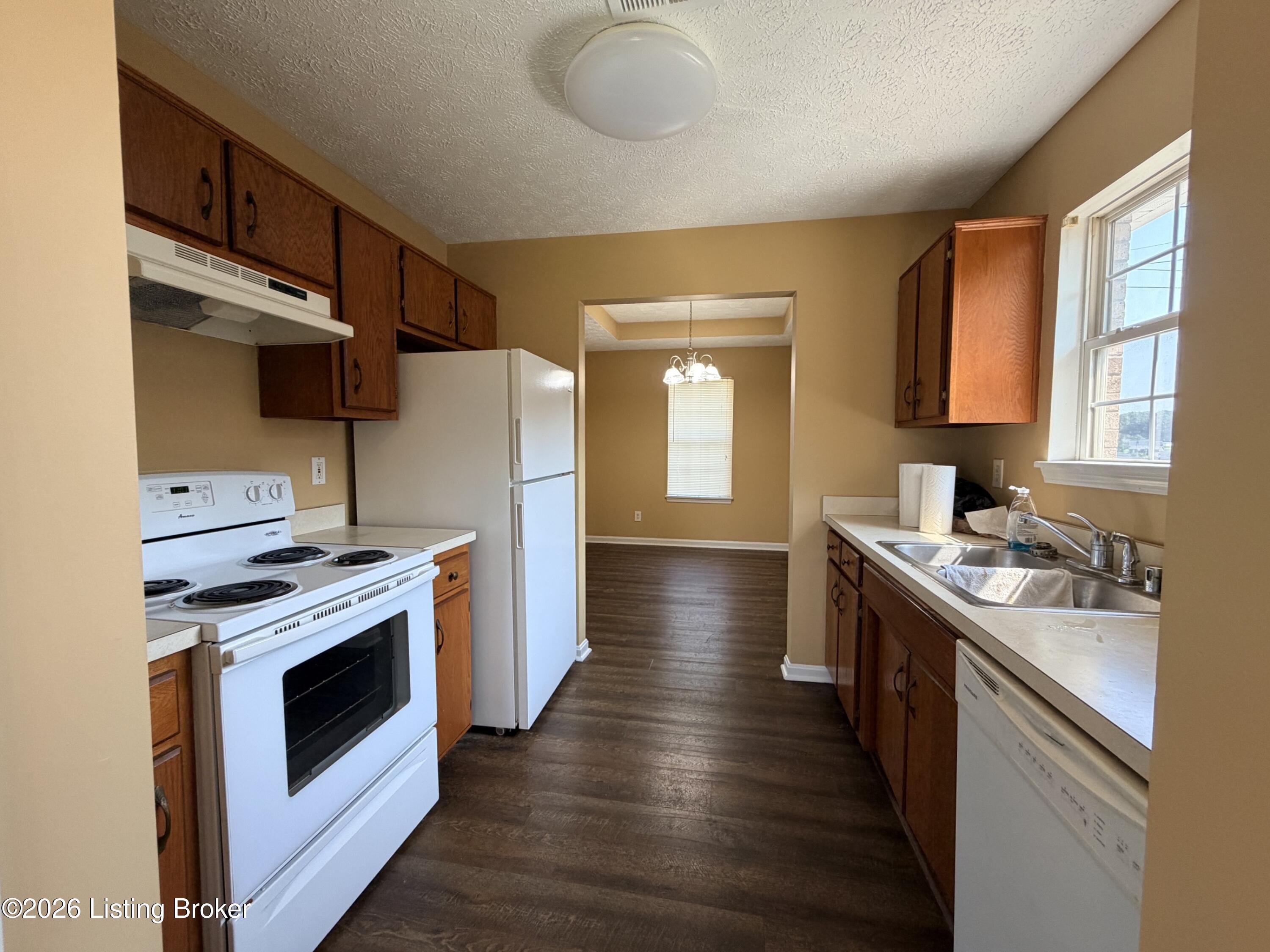 105 Carnegie Ct Property Photo 5
