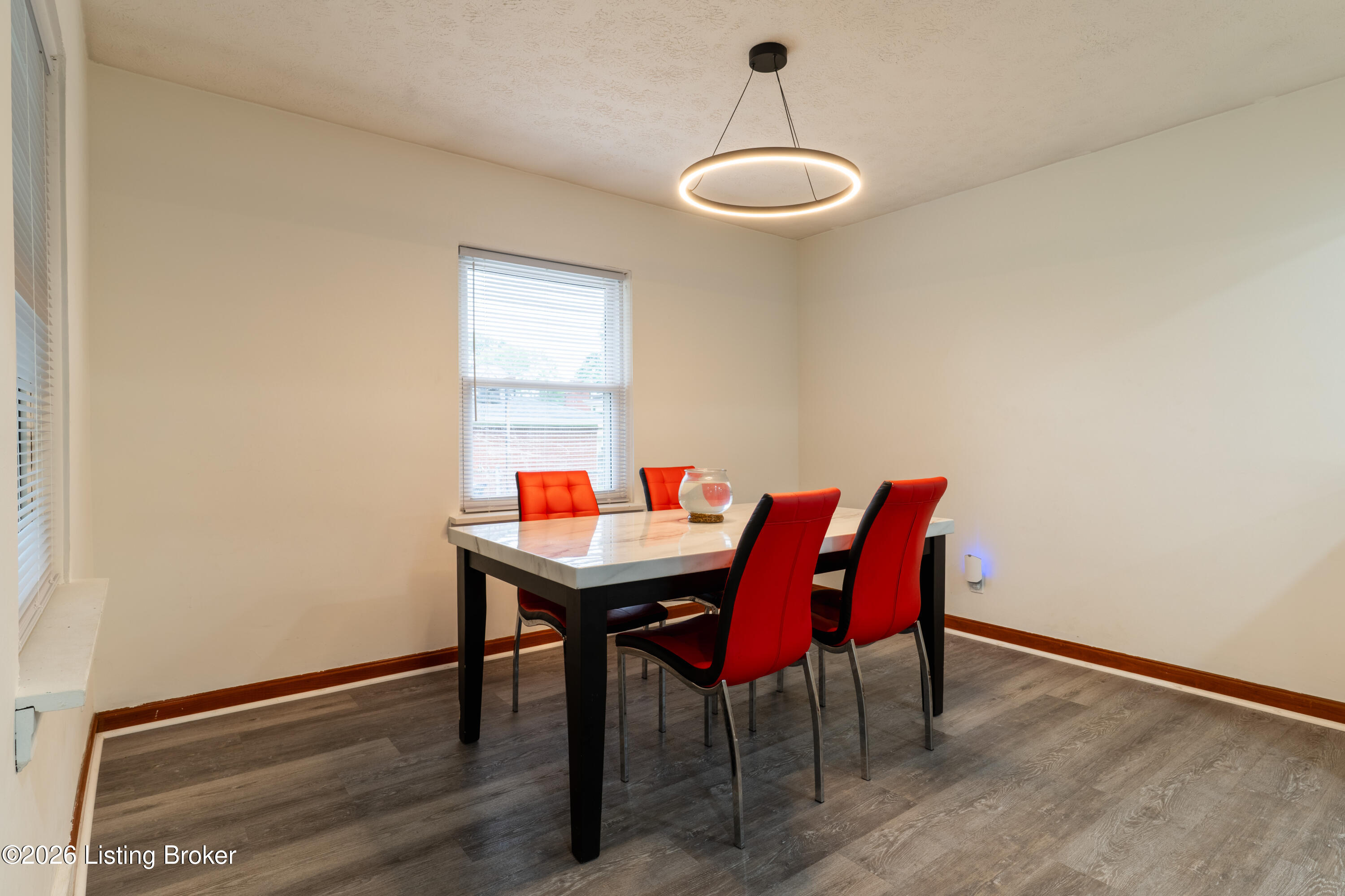 2204 Garrs Ln Property Photo 9