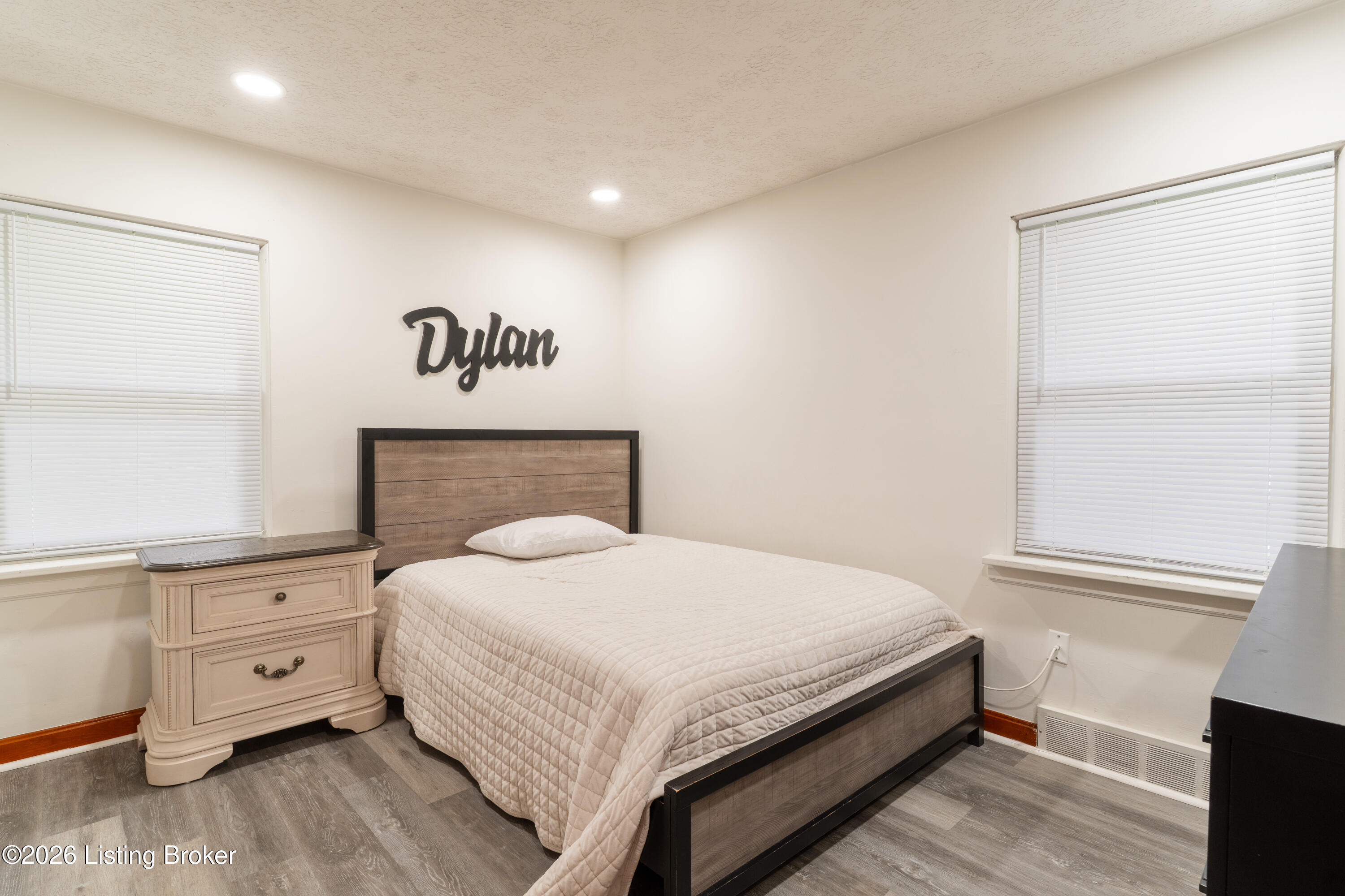 2204 Garrs Ln Property Photo 17