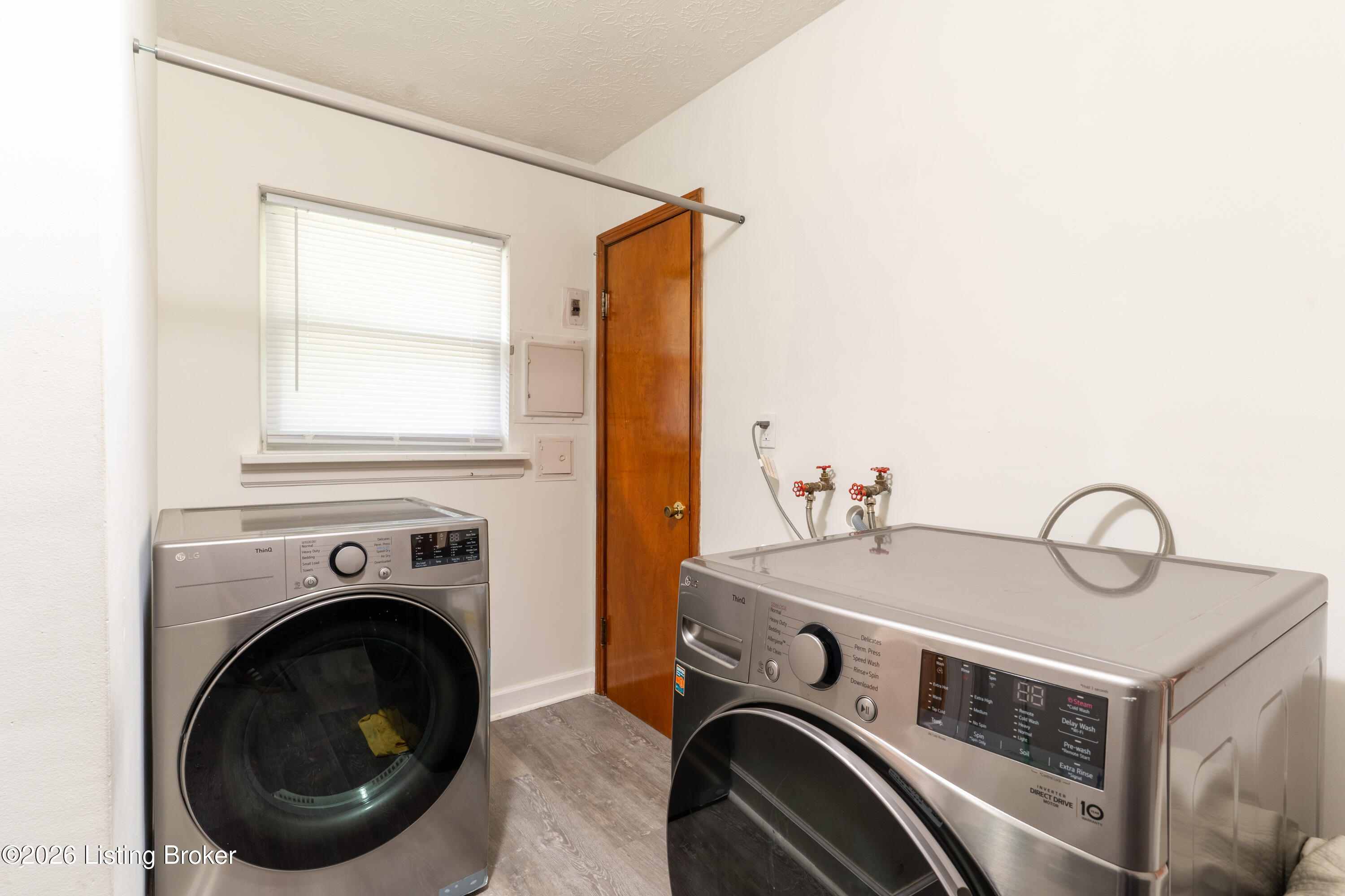 2204 Garrs Ln Property Photo 22
