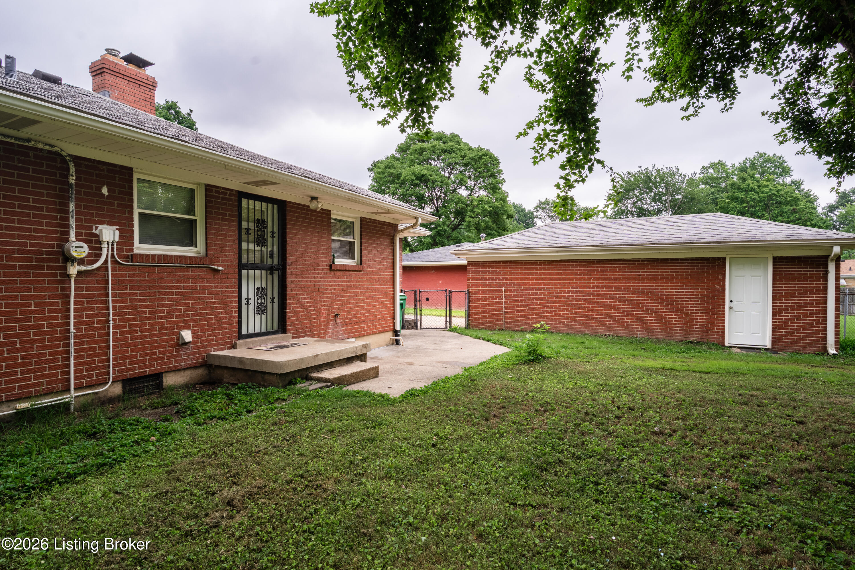 2204 Garrs Ln Property Photo 23