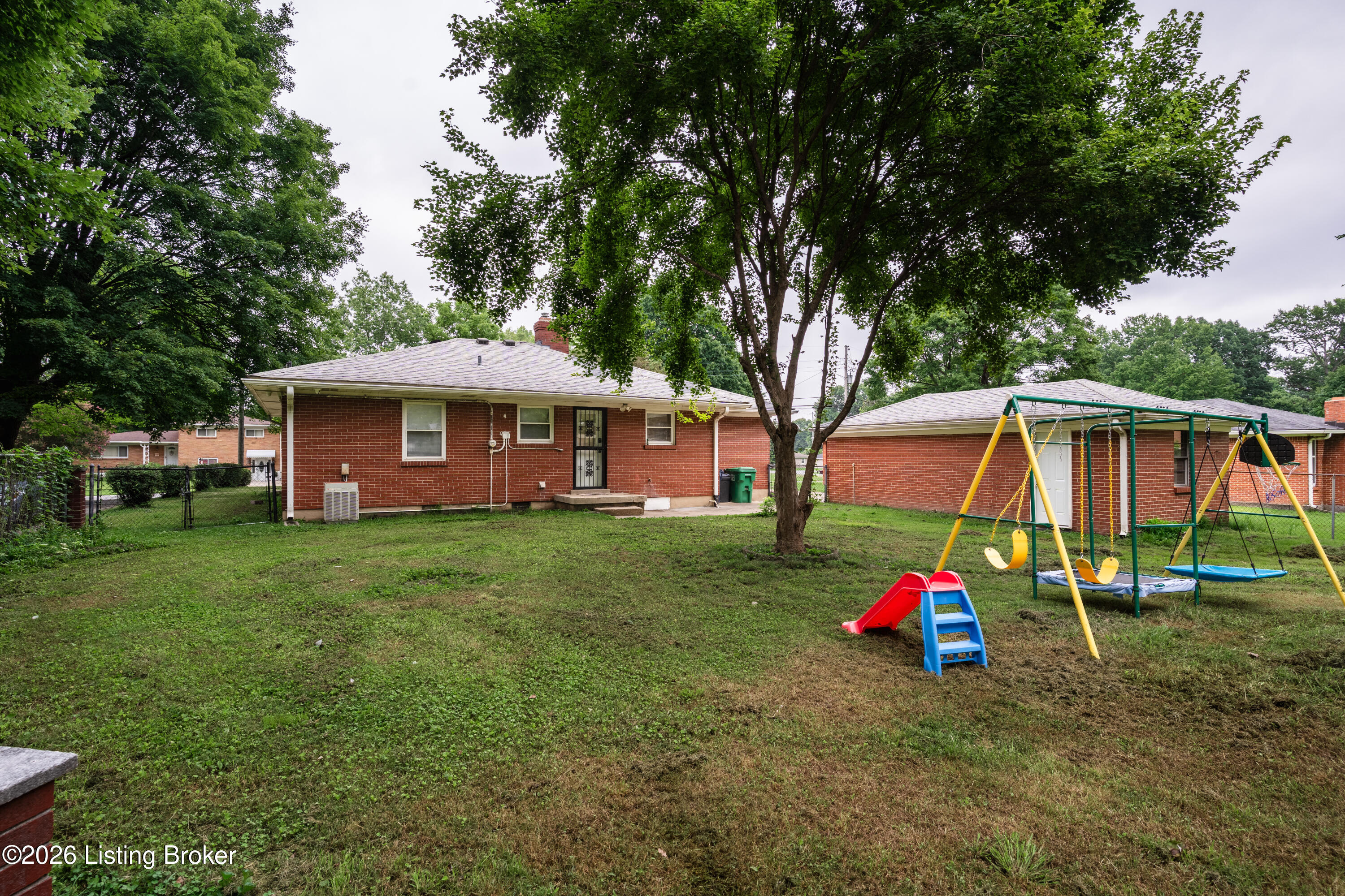 2204 Garrs Ln Property Photo 24