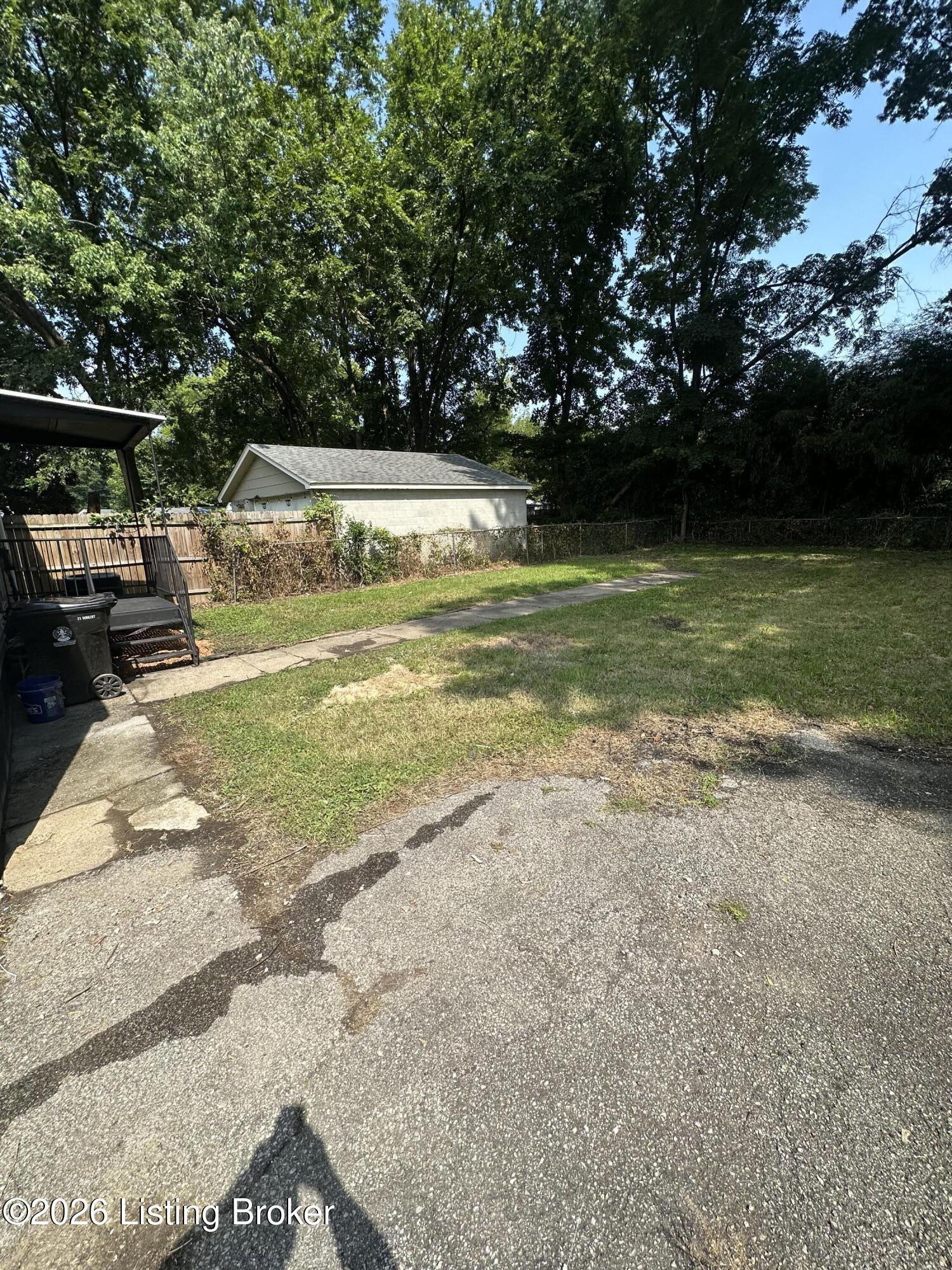 407 Freeman Ave Property Photo 24