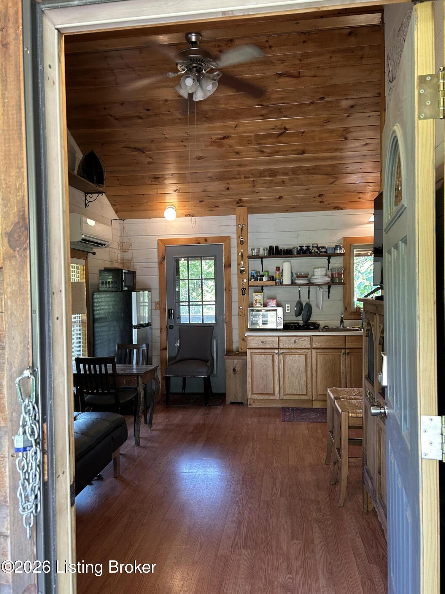1340 Zen Forest Rd Property Photo 11