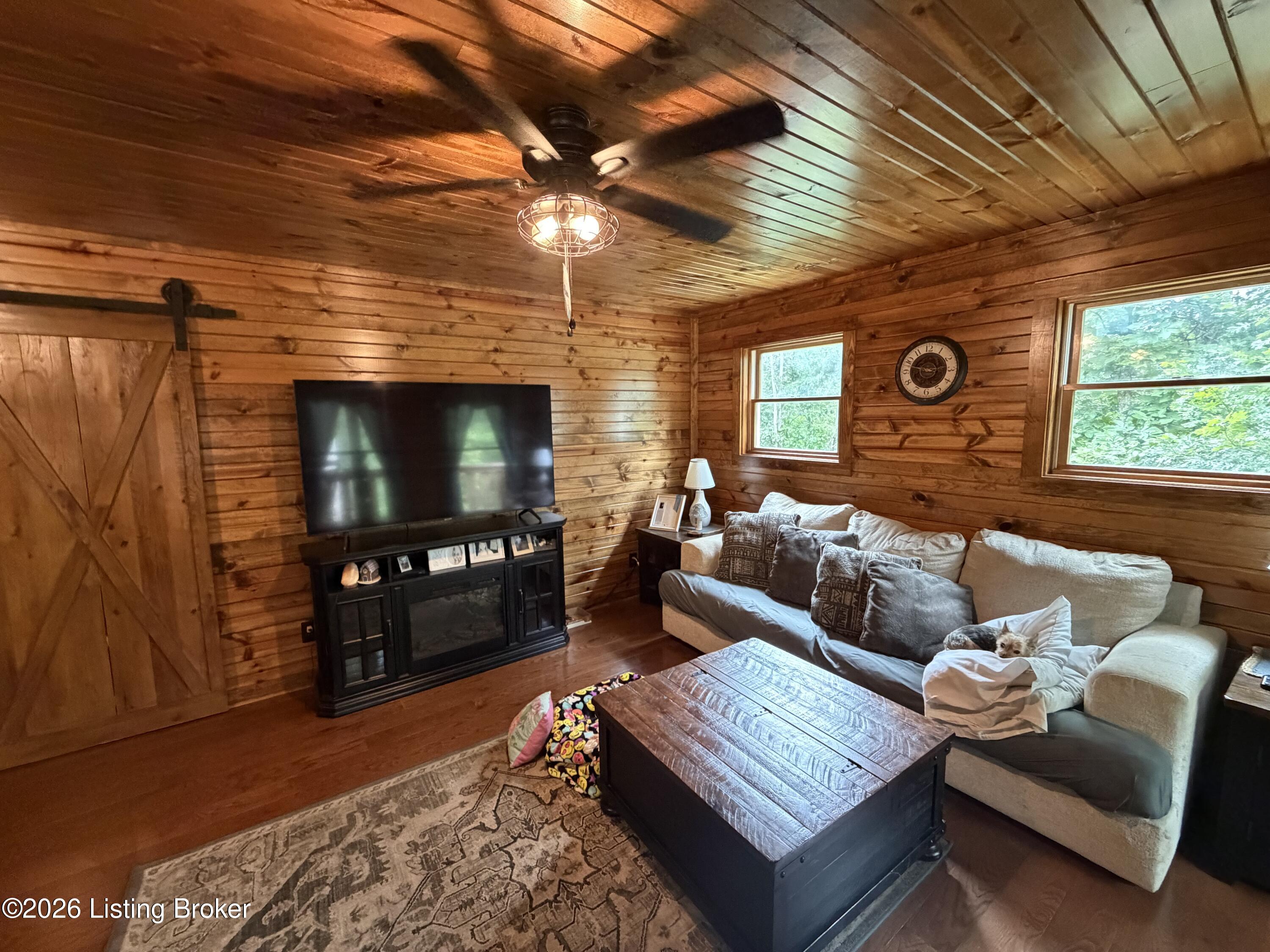 680 Hough Run Rd Property Photo 6
