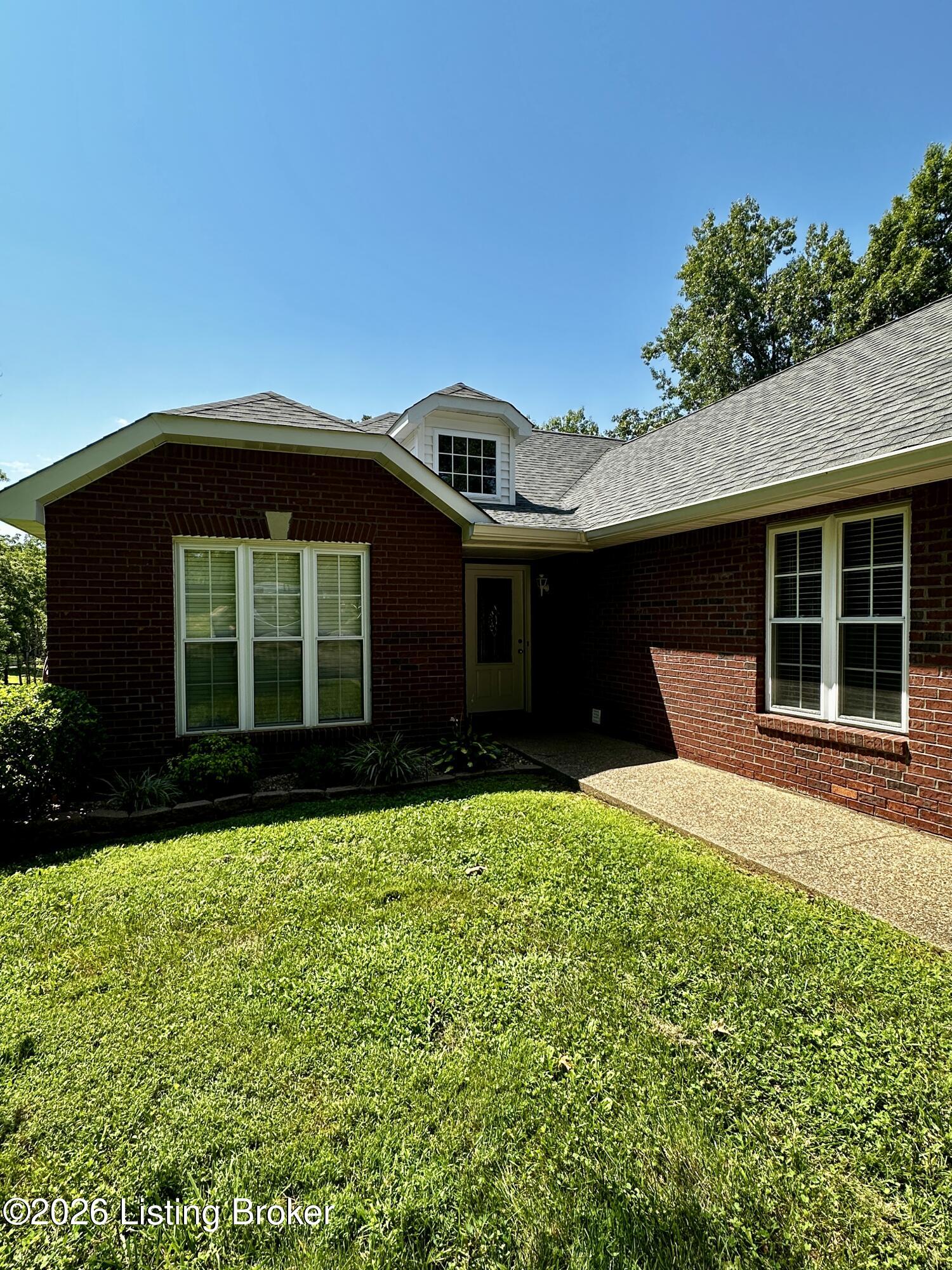 542a Hillcrest Dr Property Photo 4