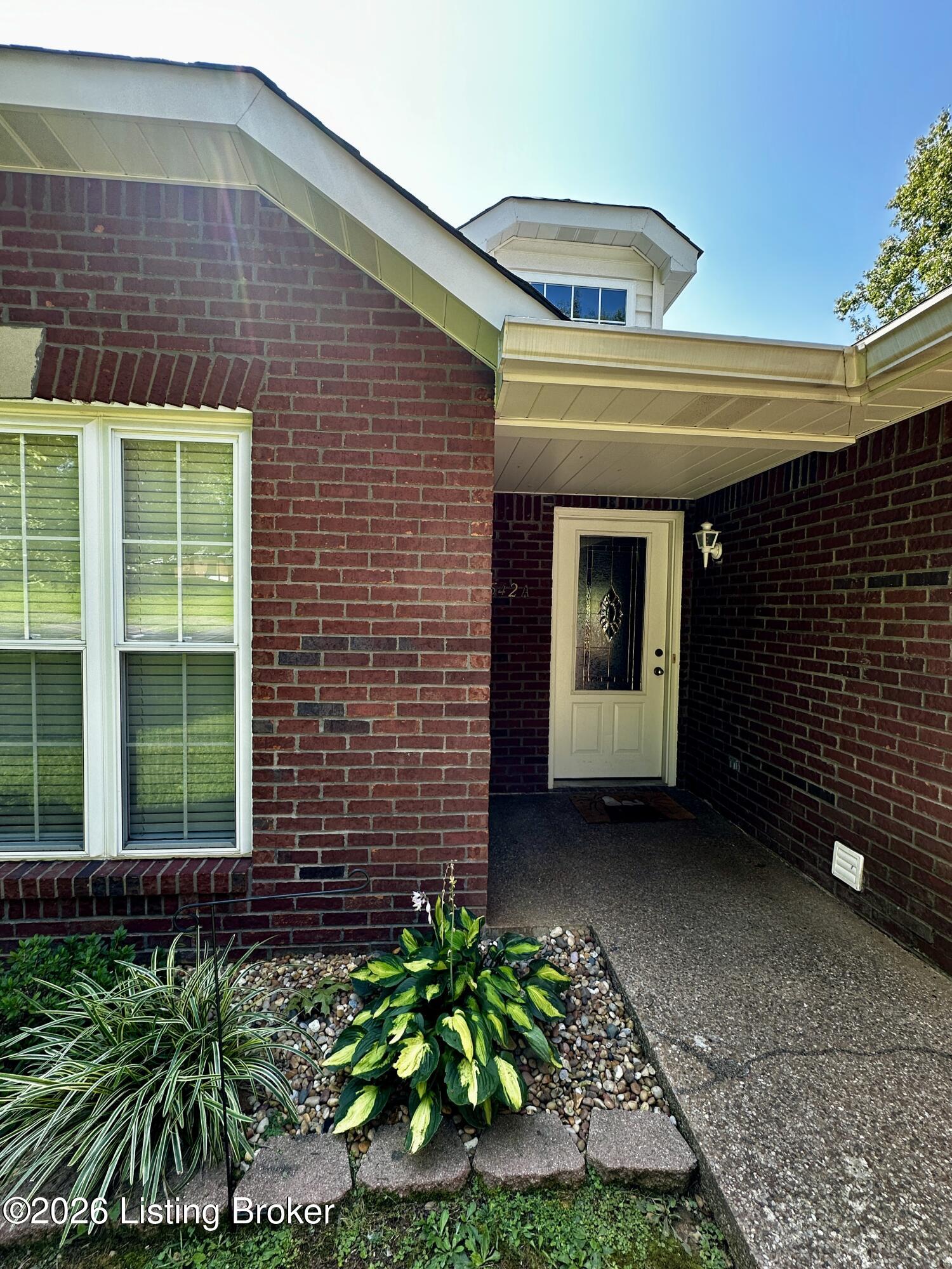 542a Hillcrest Dr Property Photo 5