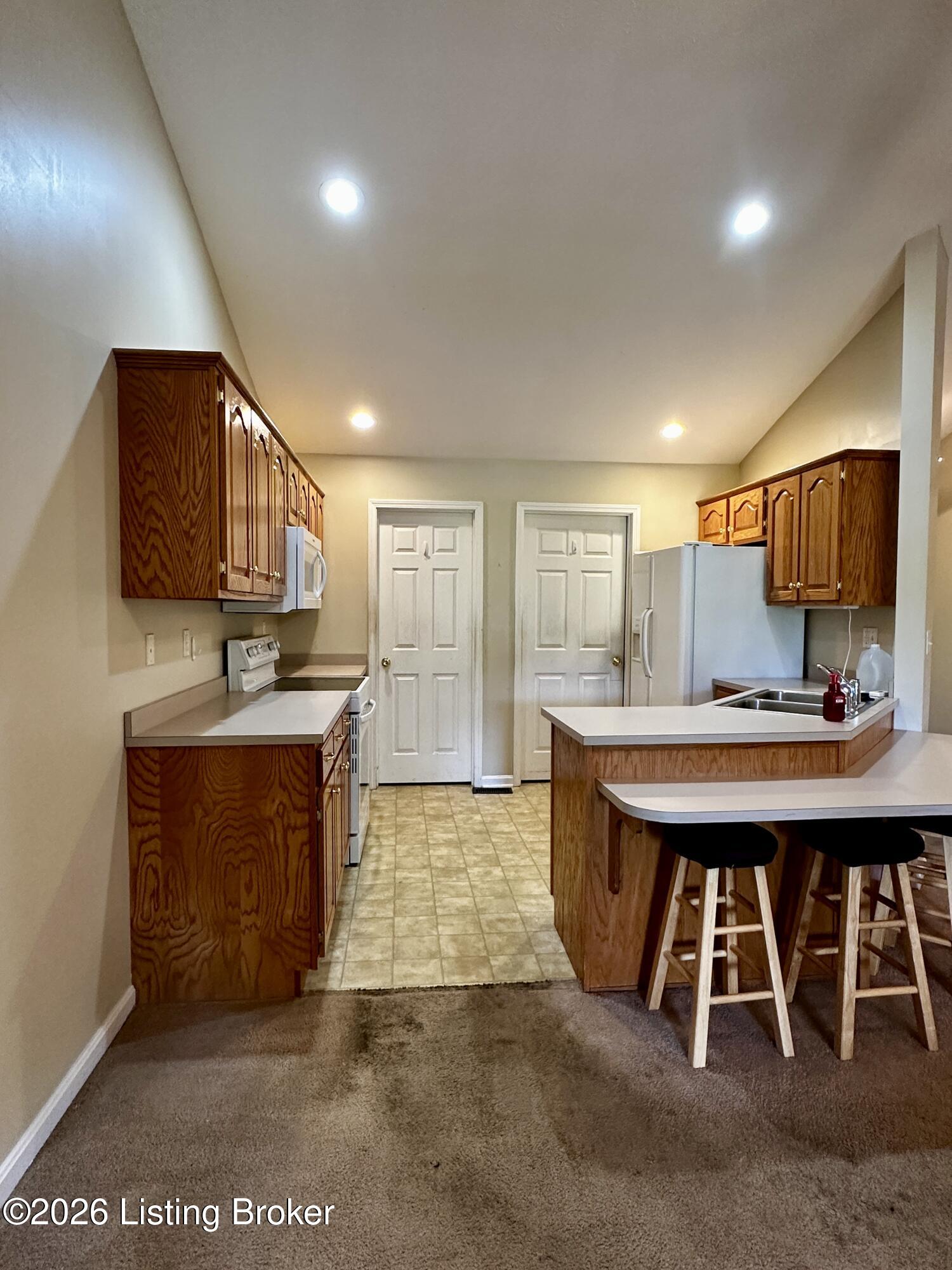 542a Hillcrest Dr Property Photo 10