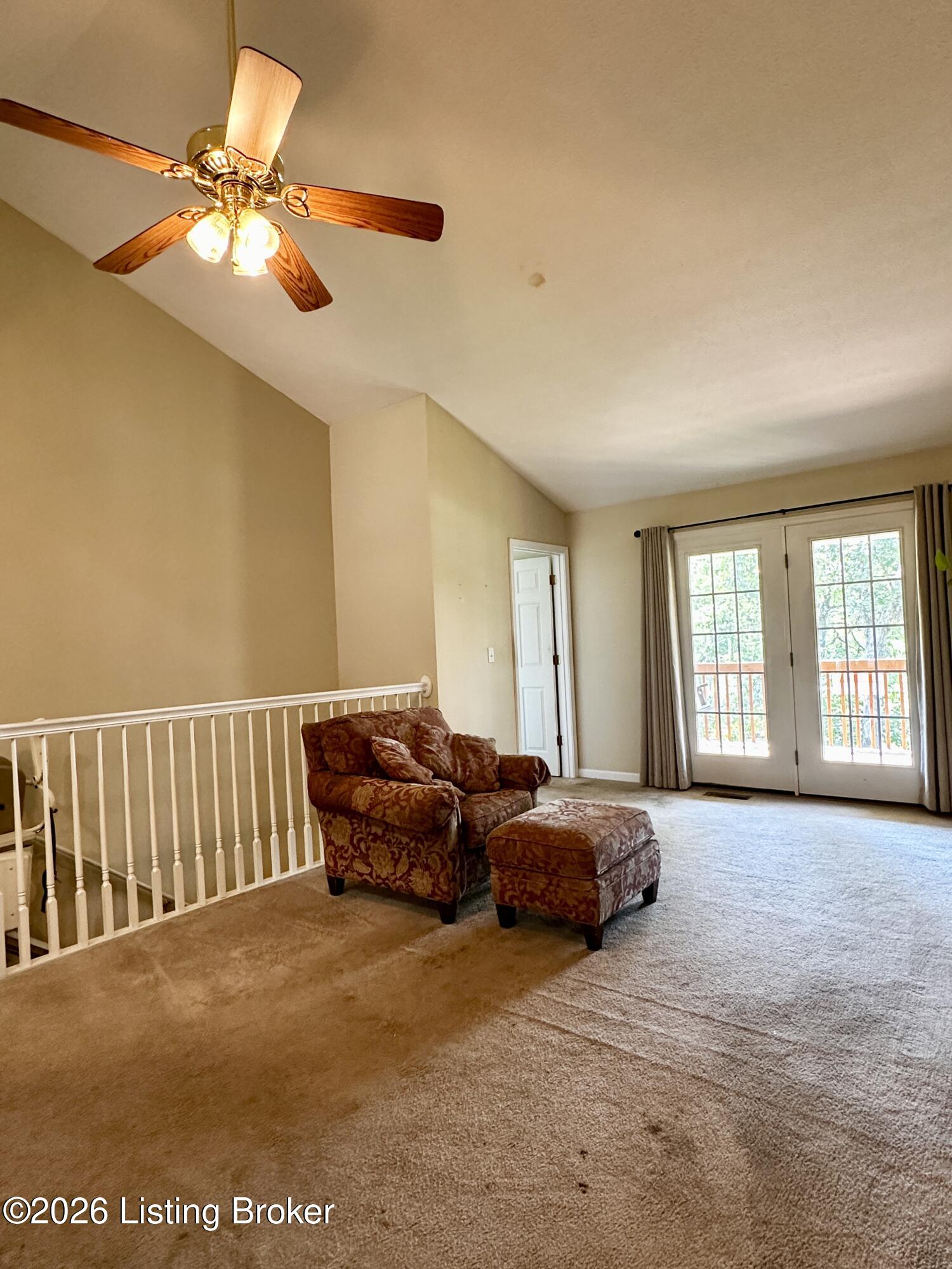 542a Hillcrest Dr Property Photo 11