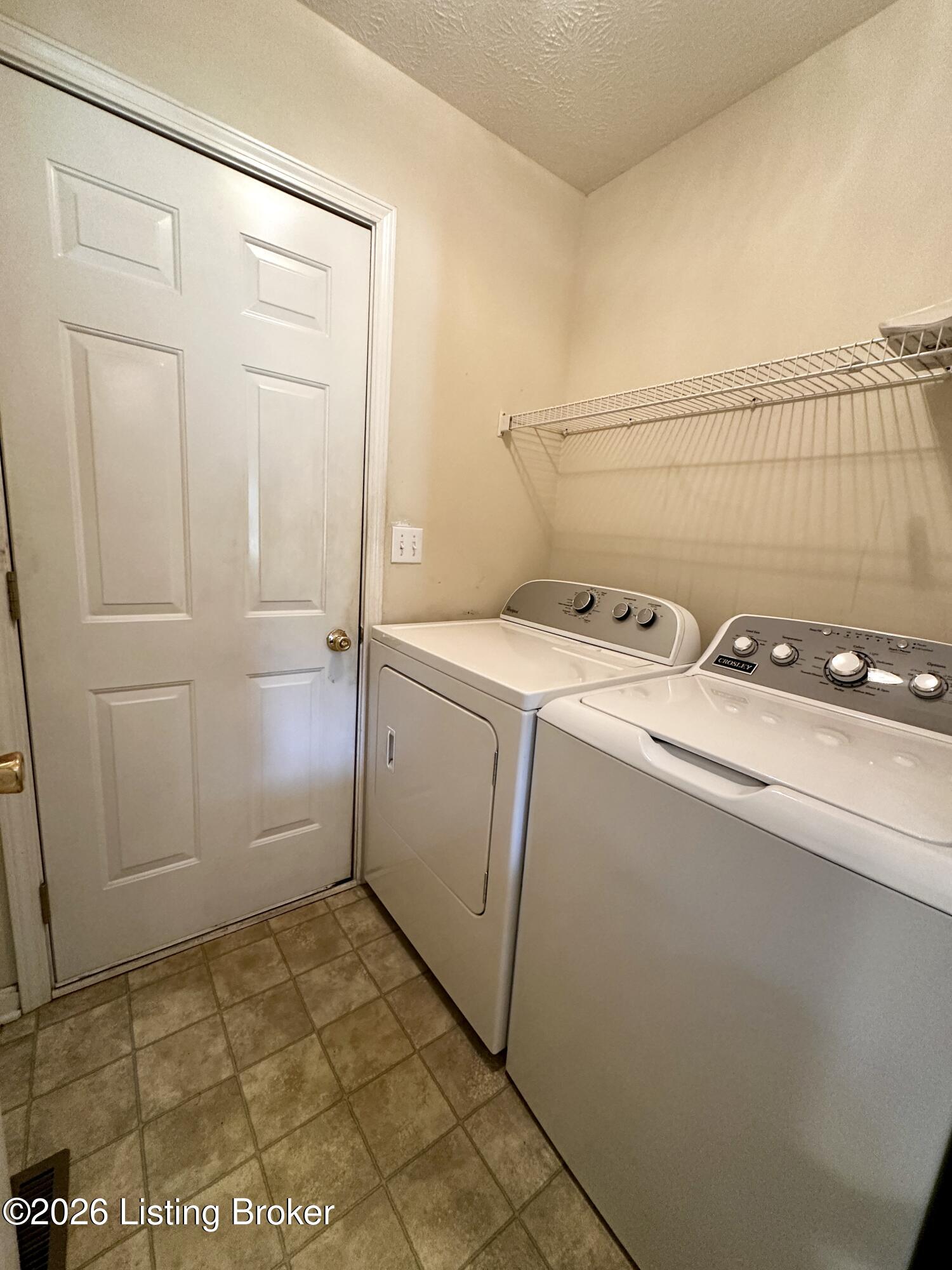 542a Hillcrest Dr Property Photo 13