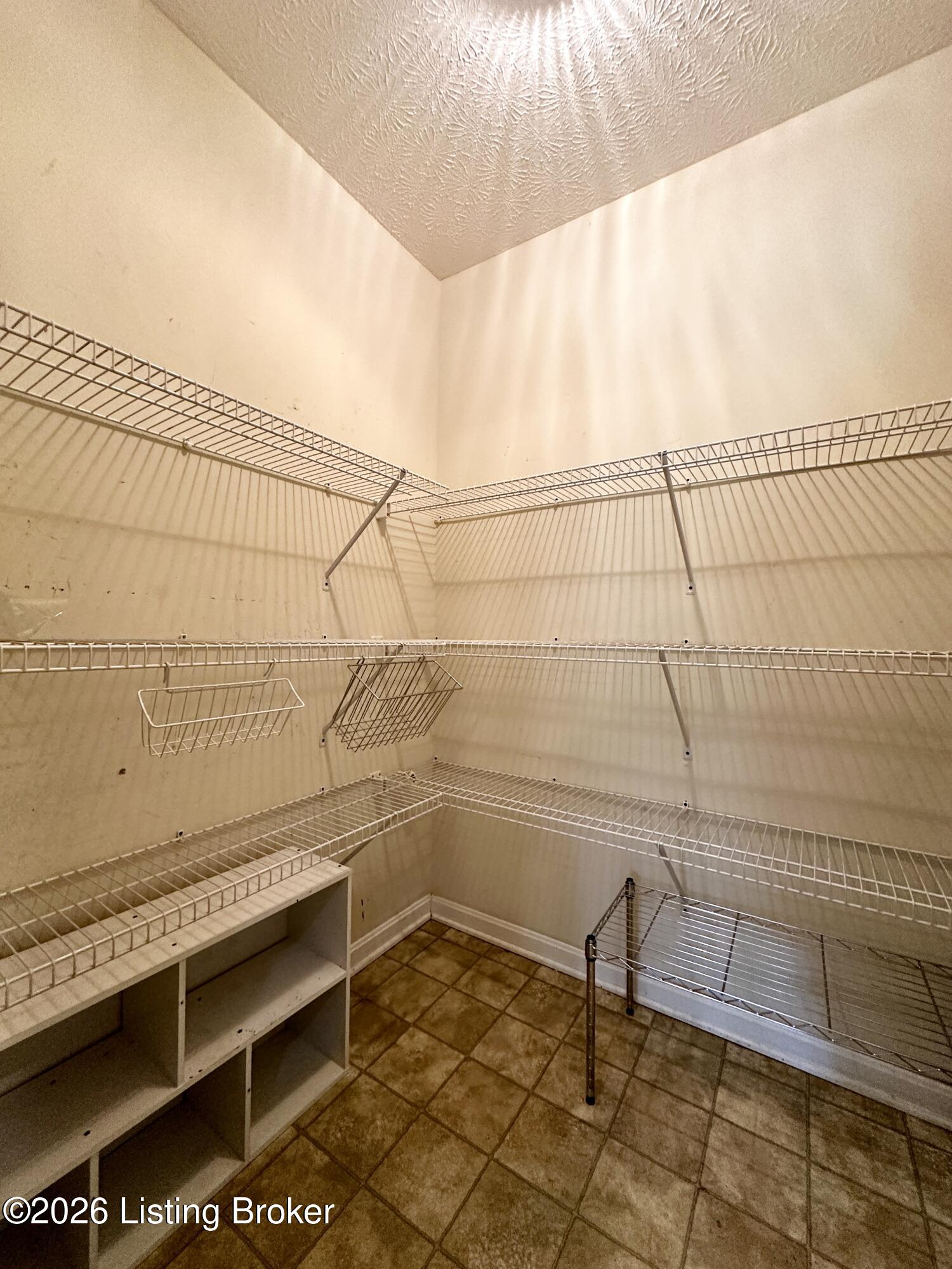 542a Hillcrest Dr Property Photo 15