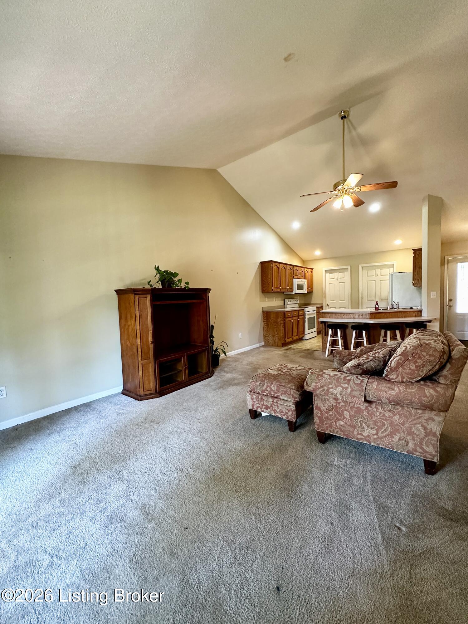 542a Hillcrest Dr Property Photo 23