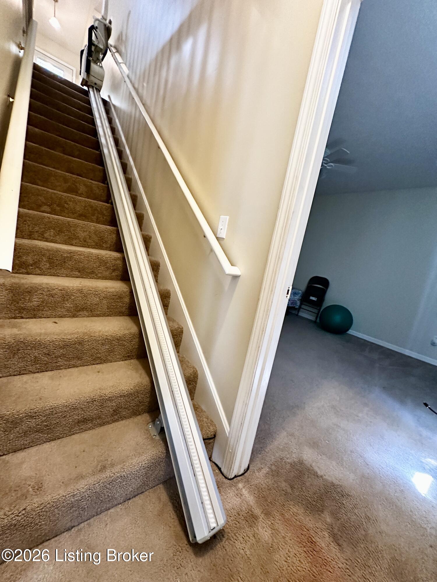 542a Hillcrest Dr Property Photo 25