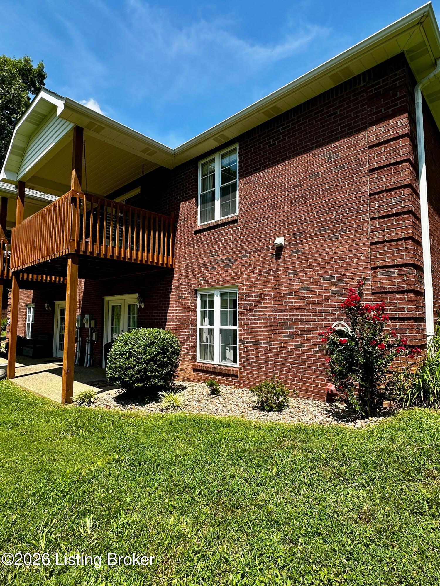 542a Hillcrest Dr Property Photo 40
