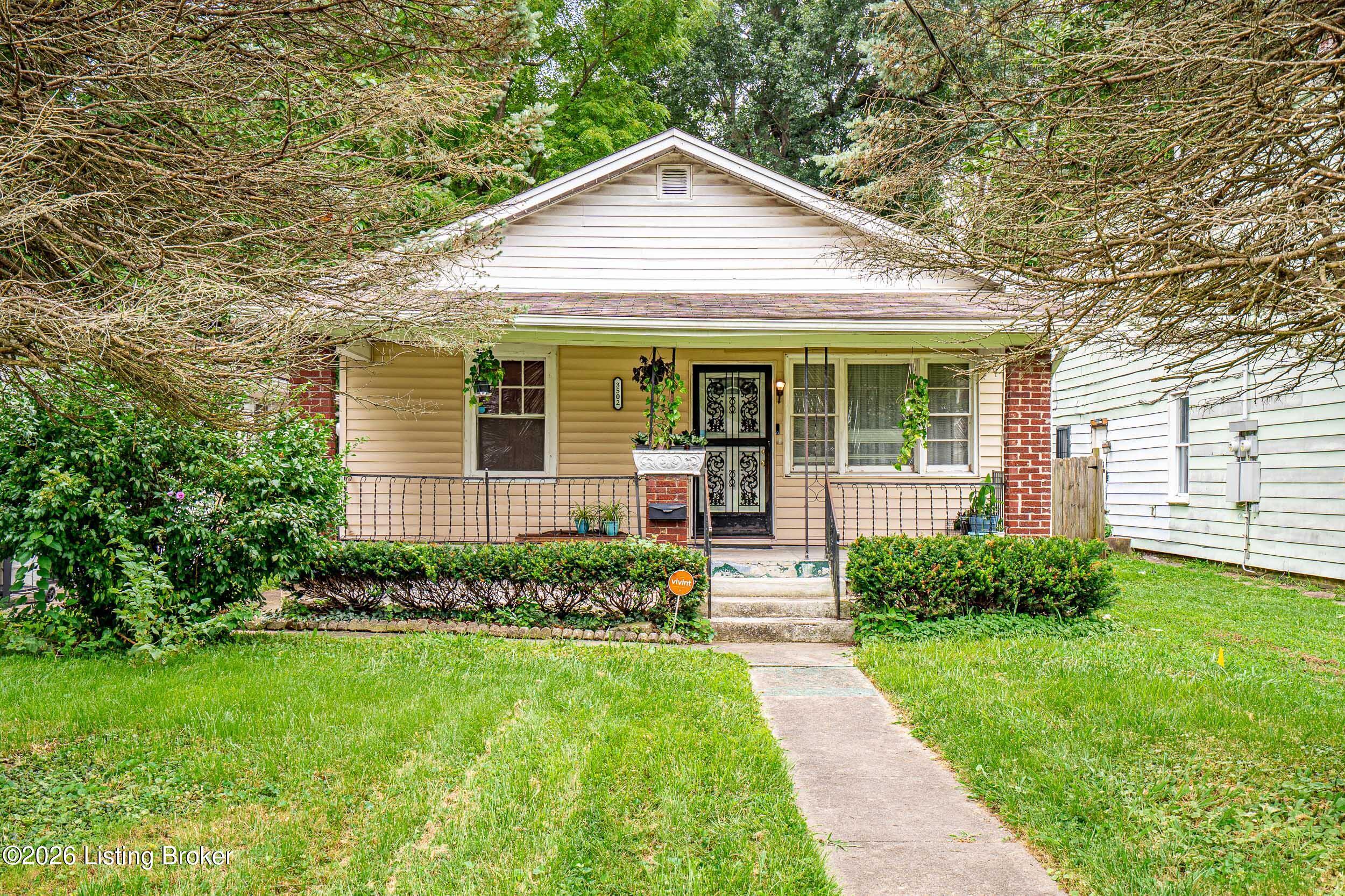 3502 Grand Ave Property Photo 1