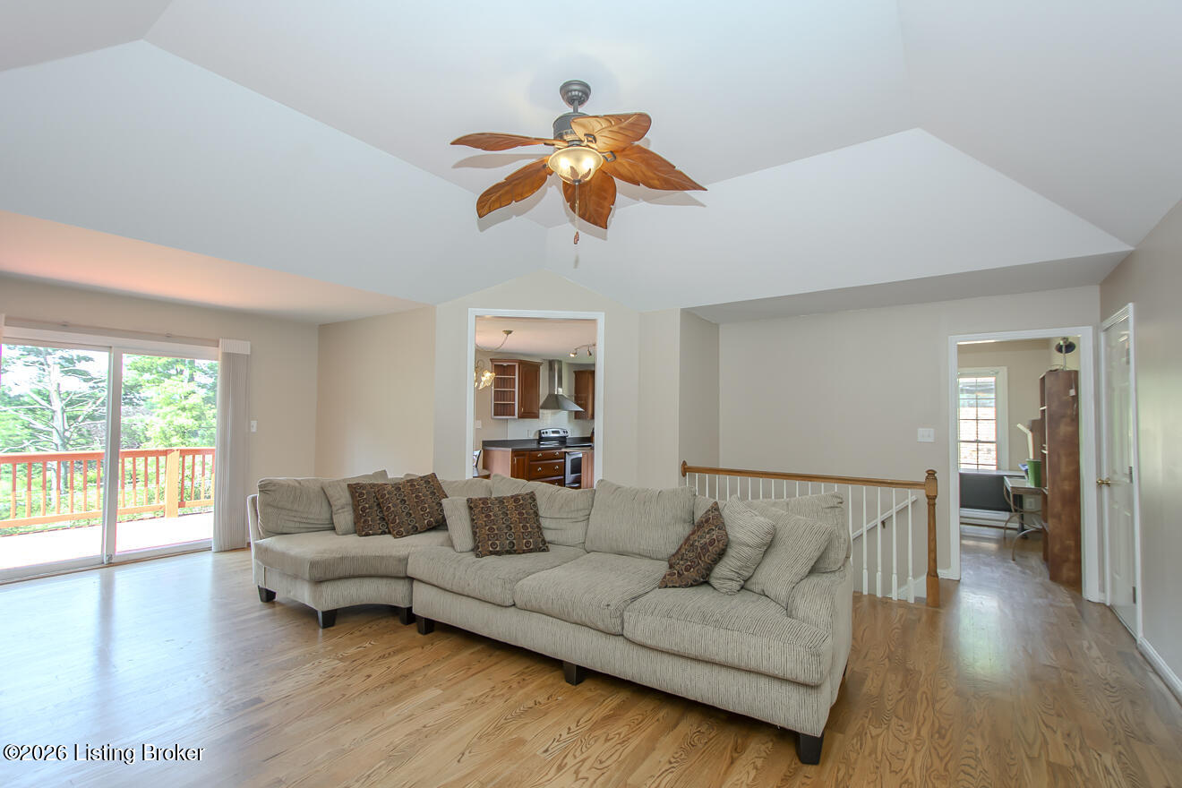 1114 Meadowridge Trail Property Photo 2
