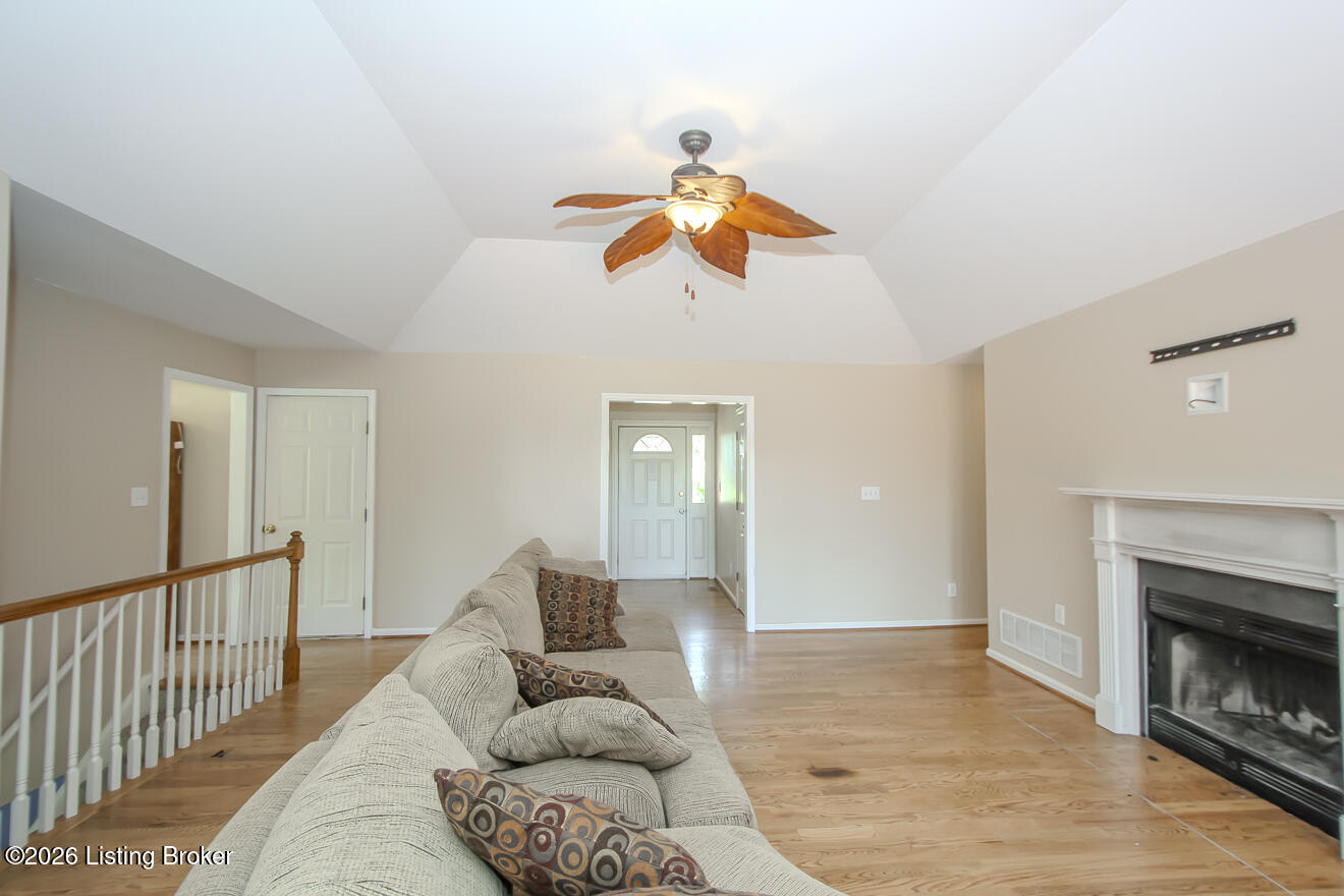 1114 Meadowridge Trail Property Photo 4
