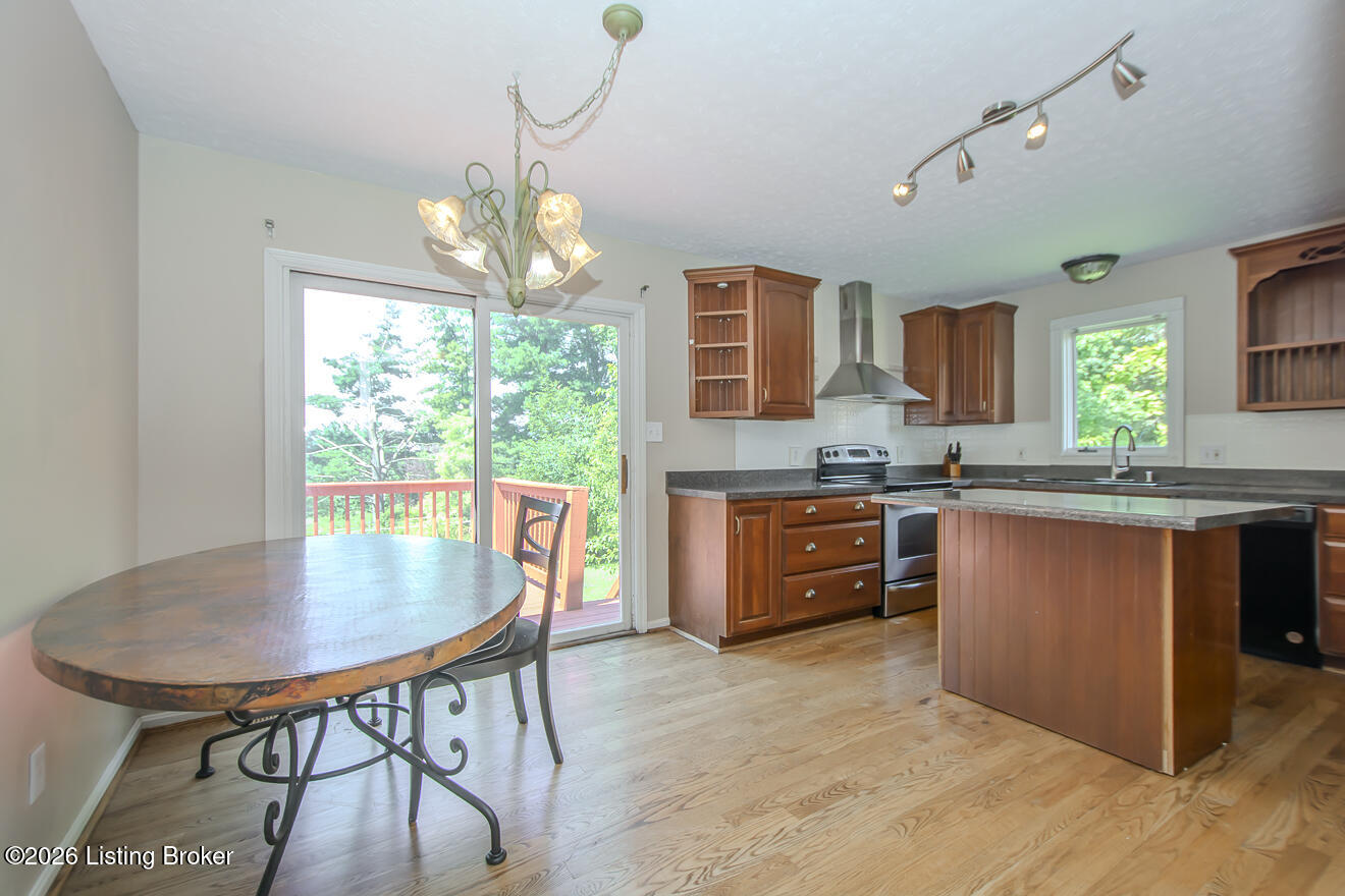 1114 Meadowridge Trail Property Photo 5