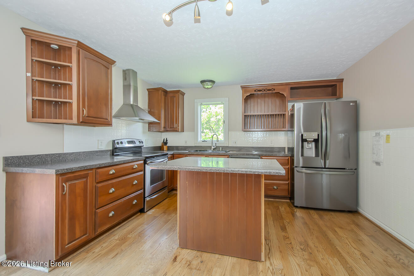 1114 Meadowridge Trail Property Photo 7