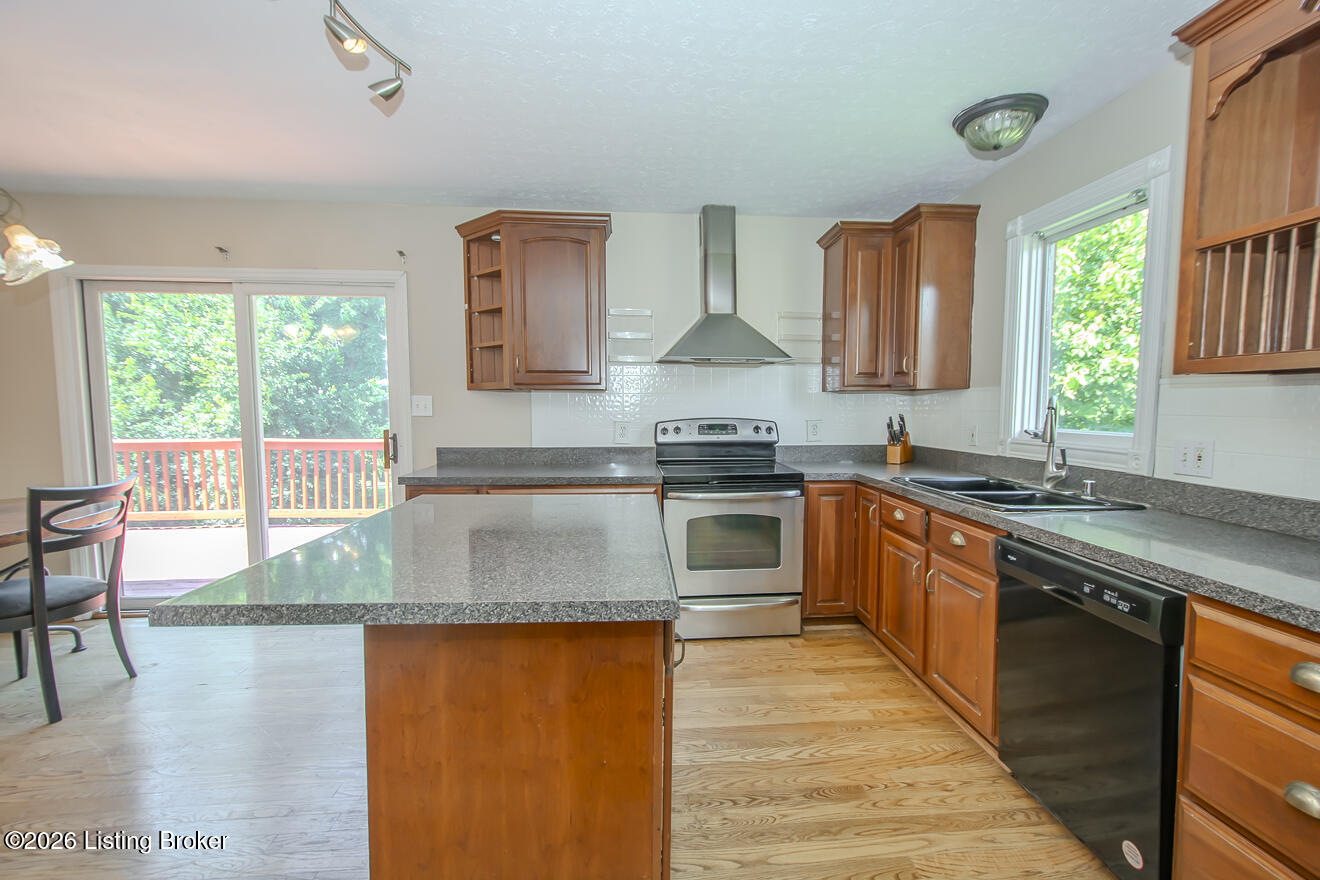 1114 Meadowridge Trail Property Photo 9