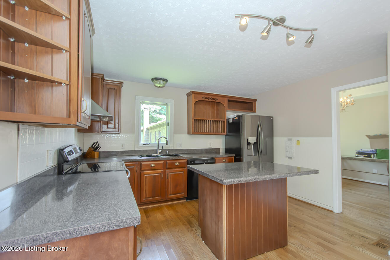 1114 Meadowridge Trail Property Photo 10