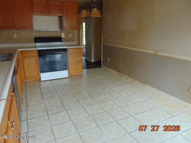 799 Garden Pointe Dr Property Photo 10