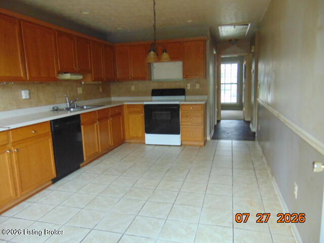 799 Garden Pointe Dr Property Photo 11