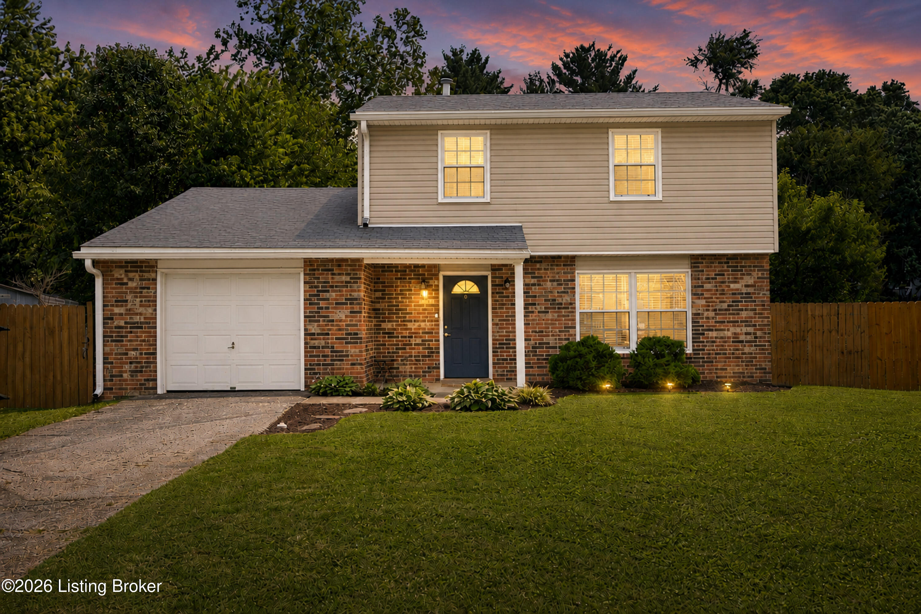 3905 Riveroaks Cir Property Photo 1