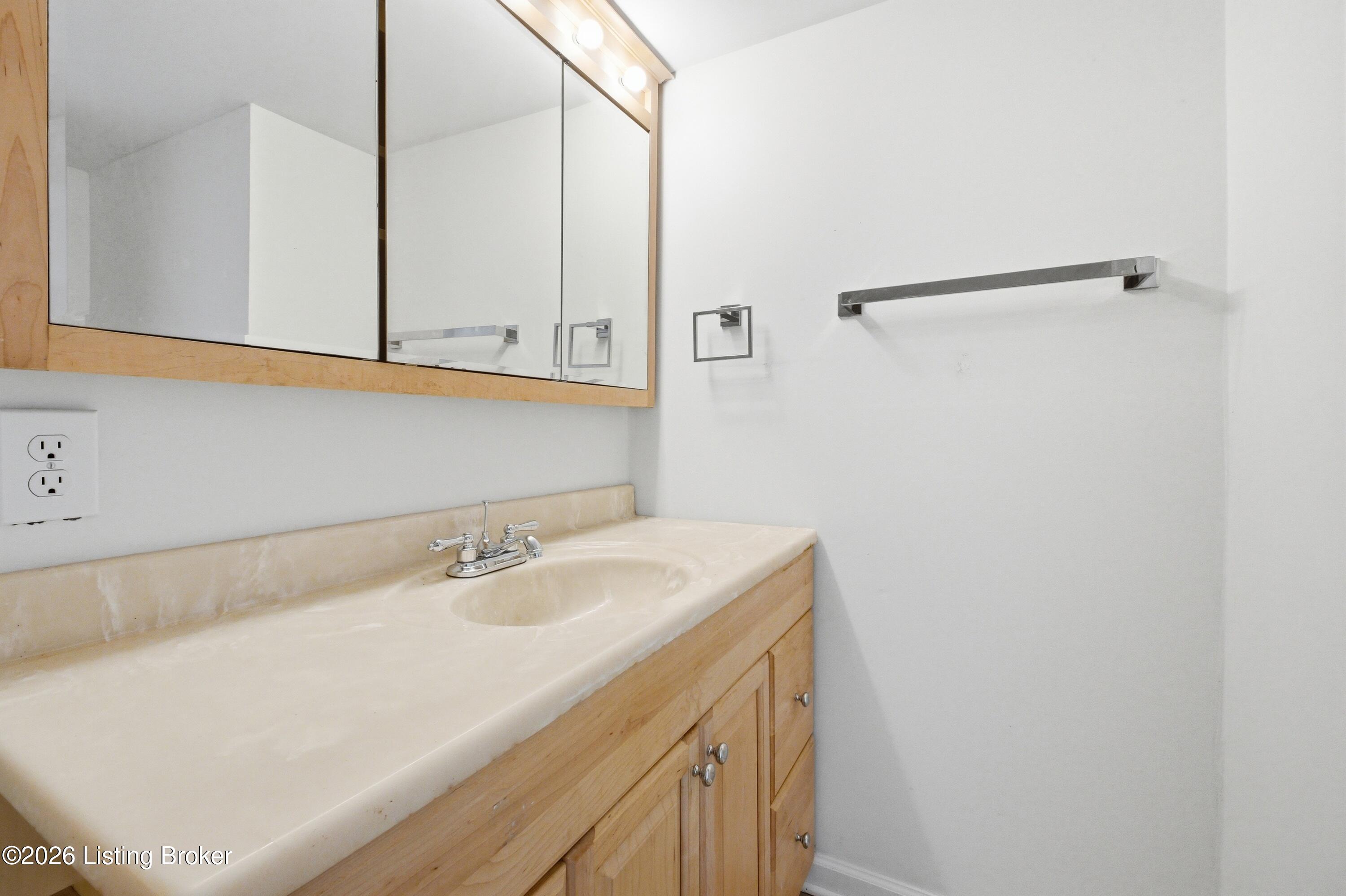 15424 Beckley Hills Dr Property Photo 47
