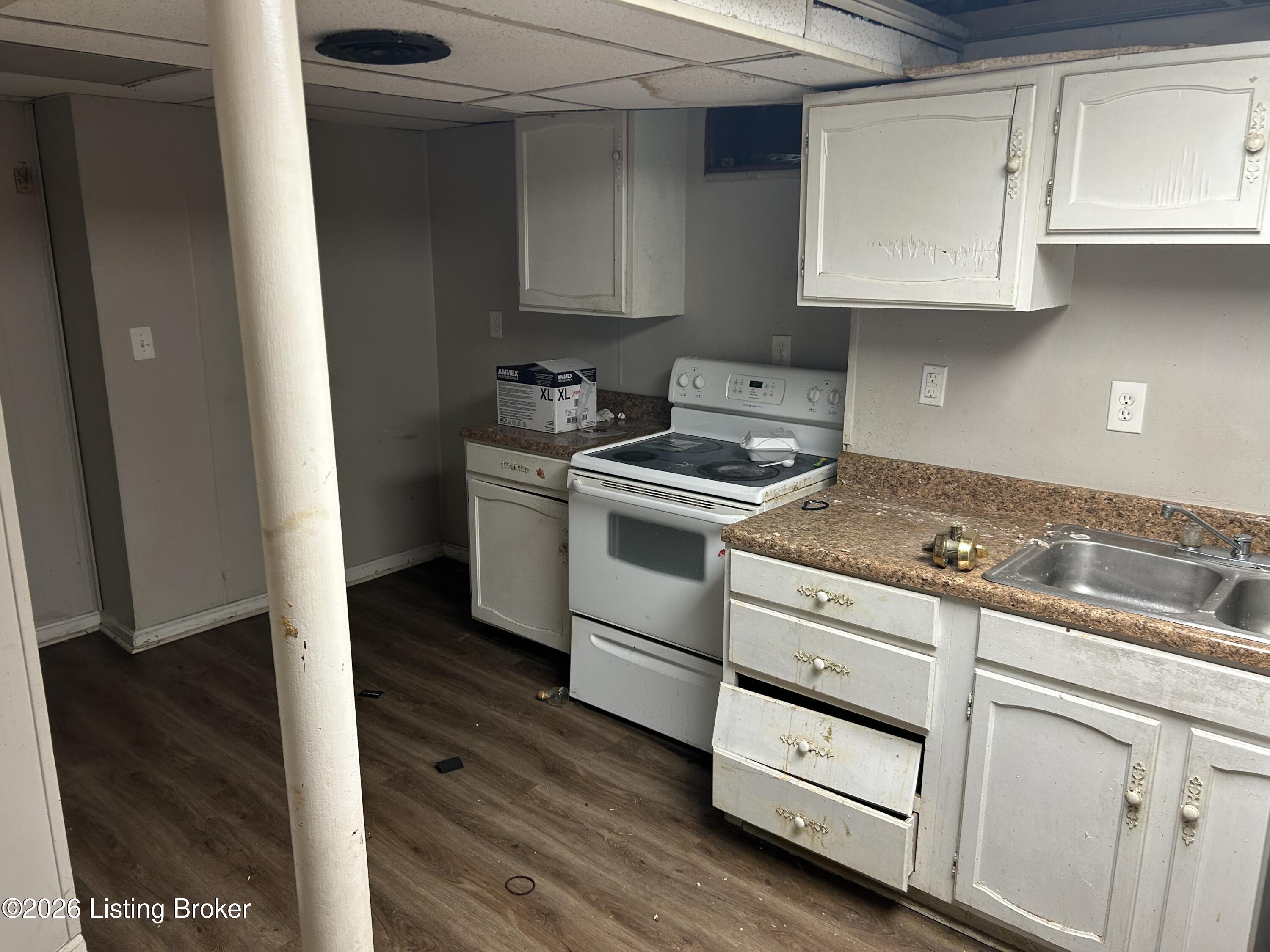 3254 Taylor Blvd Property Photo 4