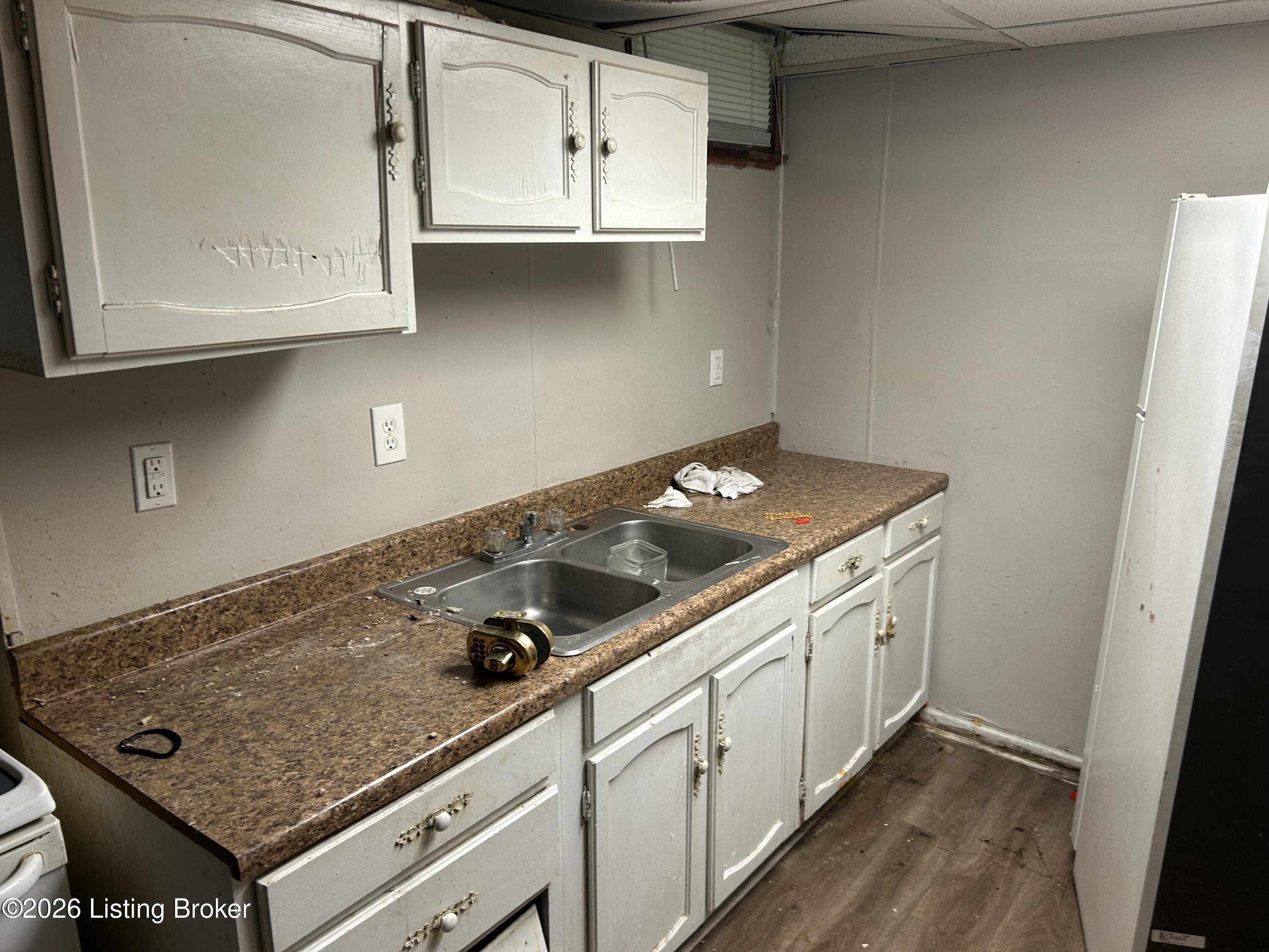 3254 Taylor Blvd Property Photo 5