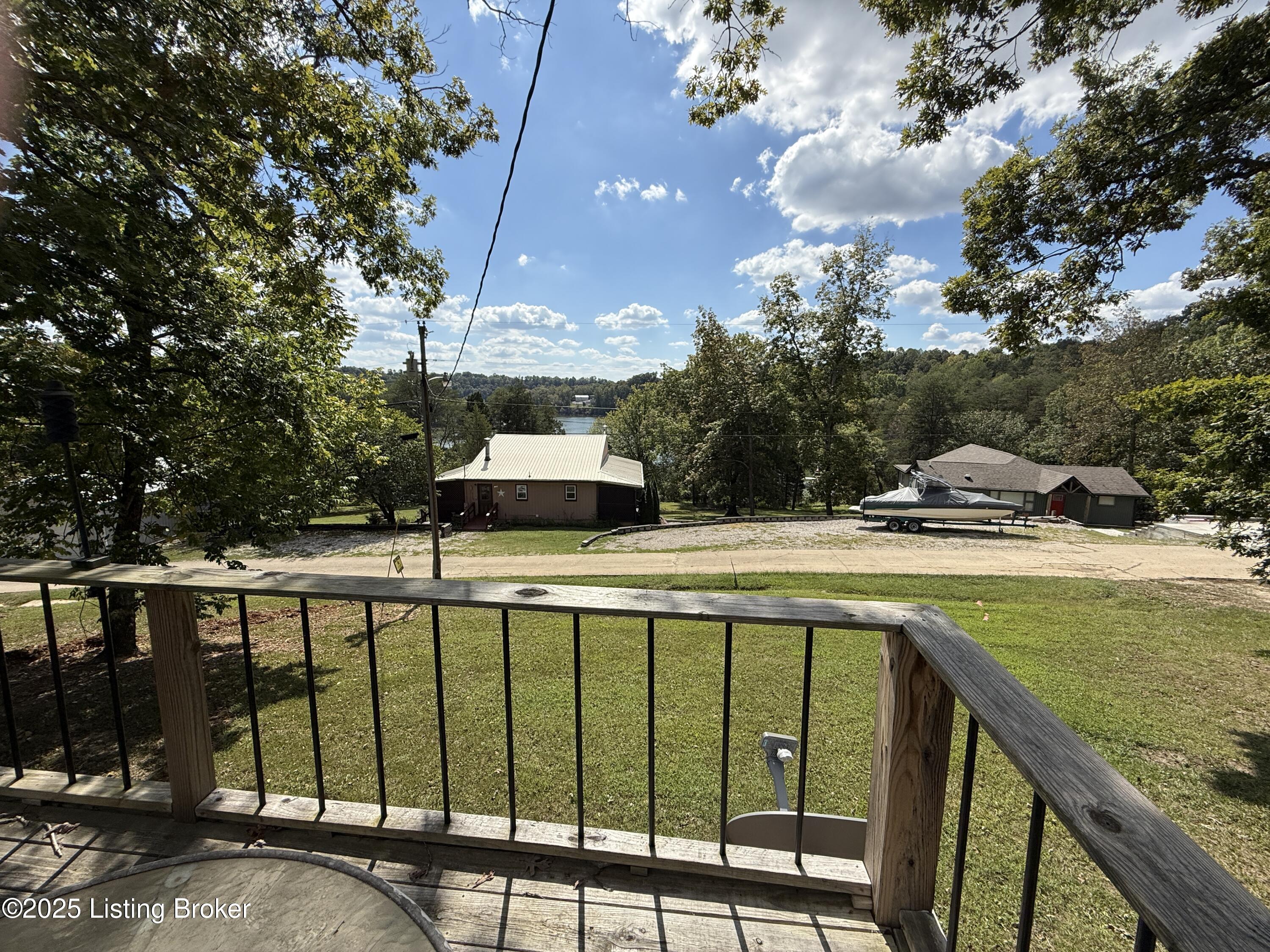156 Skyline Dr Property Photo 5