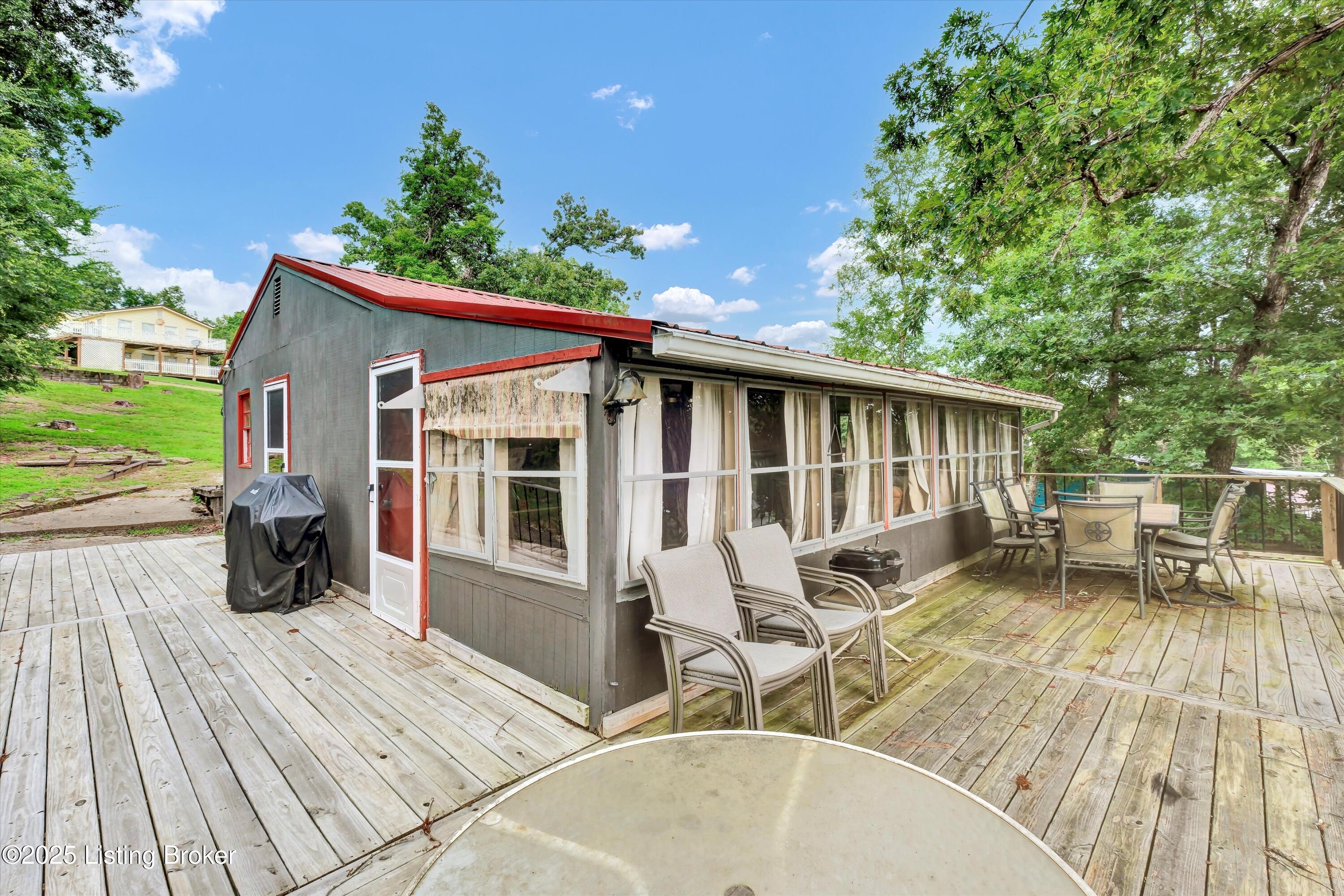 156 Skyline Dr Property Photo 12