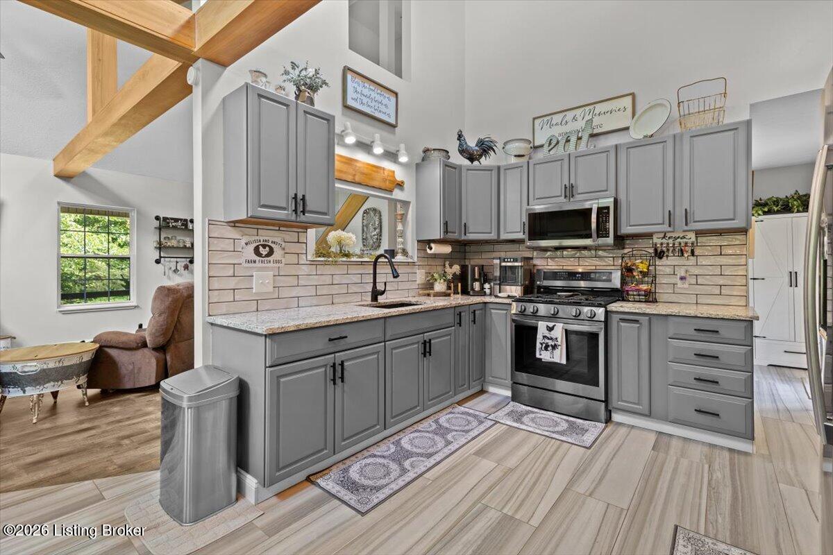 554 Pine Valley Ct Property Photo 8